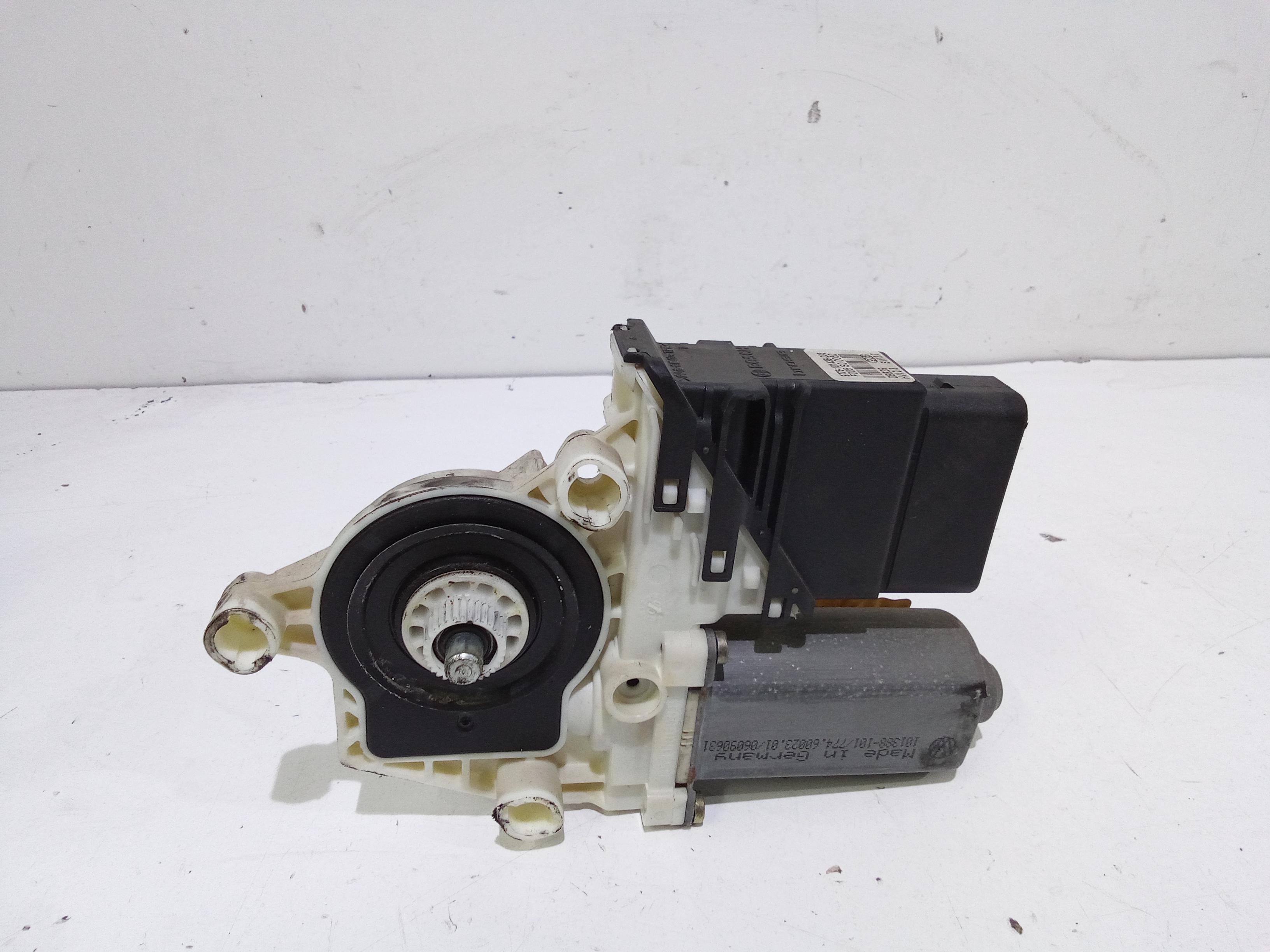 Motorino Alzavetro posteriore destra per Volkswagen Golf 4 Berlina (97>03) (1997 - 2003)