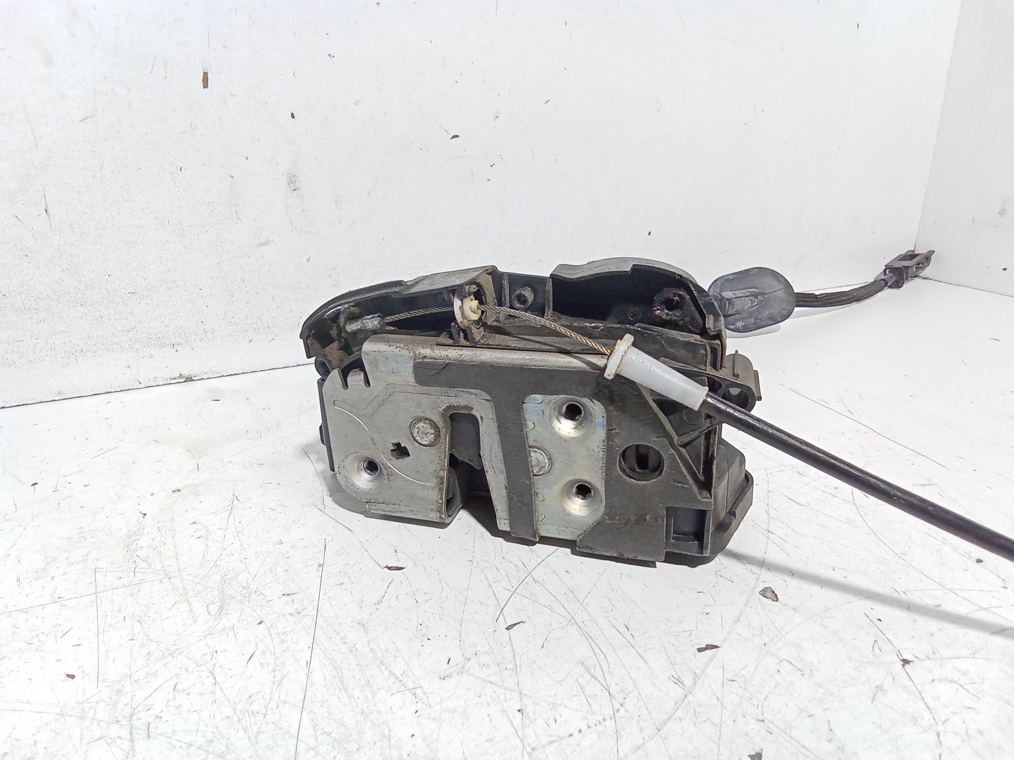 Serratura Anteriore Sinistra per Ford Fiesta 6 Serie (2008 - 2017)