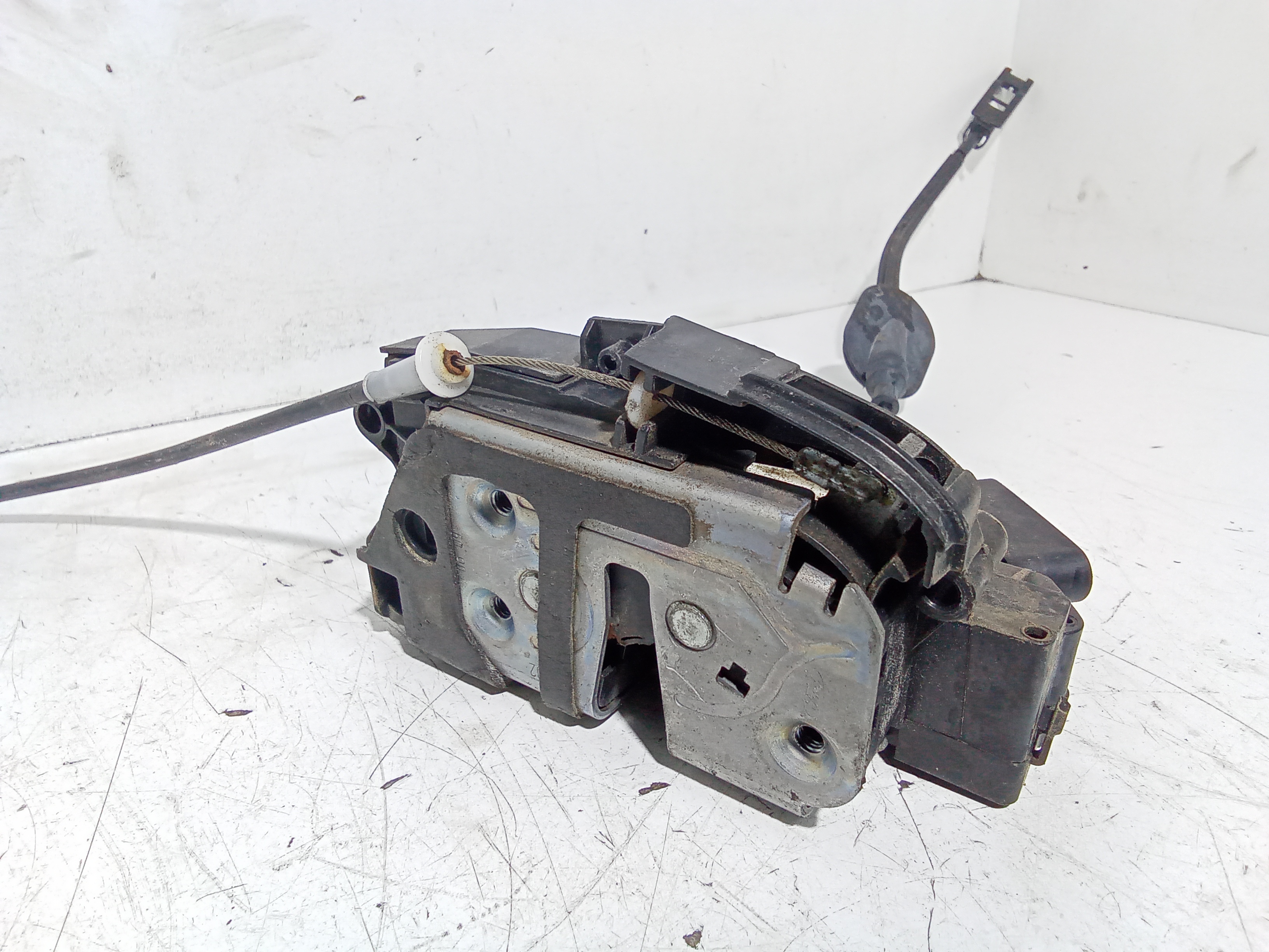 Serratura Anteriore Destra per Ford Fiesta 6 Serie (2008 - 2017)