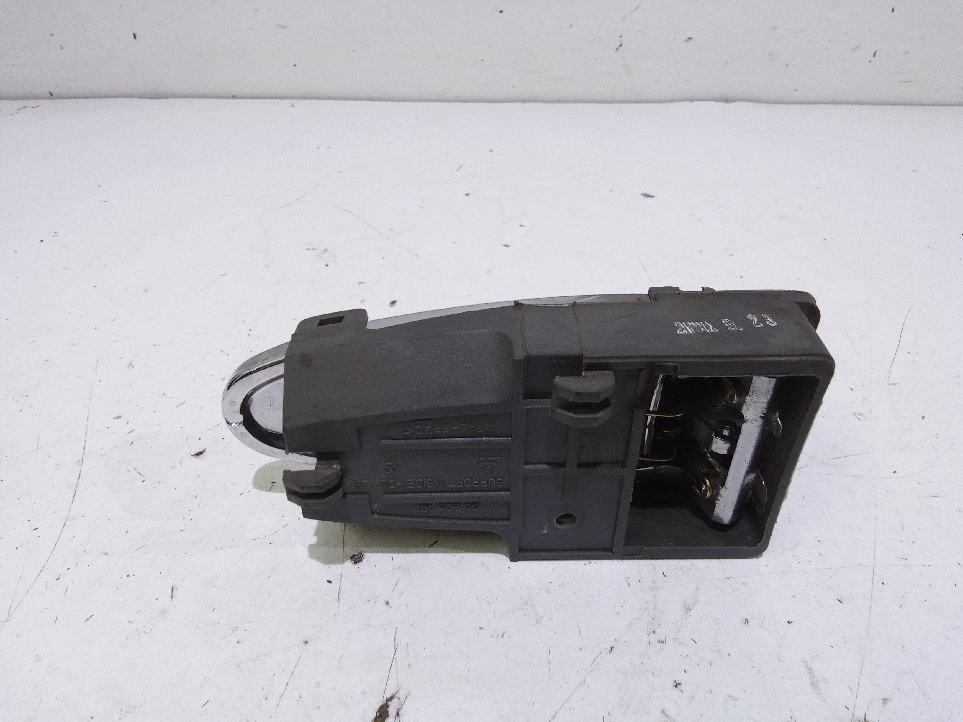 Maniglia interna Posteriore Sinistra per Daewoo Leganza 1 Serie (1997 - 2002)