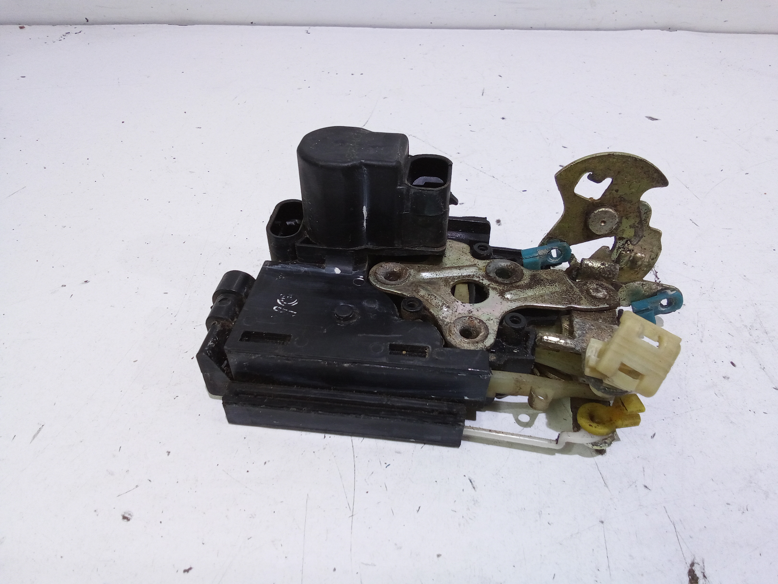 Serratura Anteriore Destra per Daewoo Leganza 1 Serie (1997 - 2002)