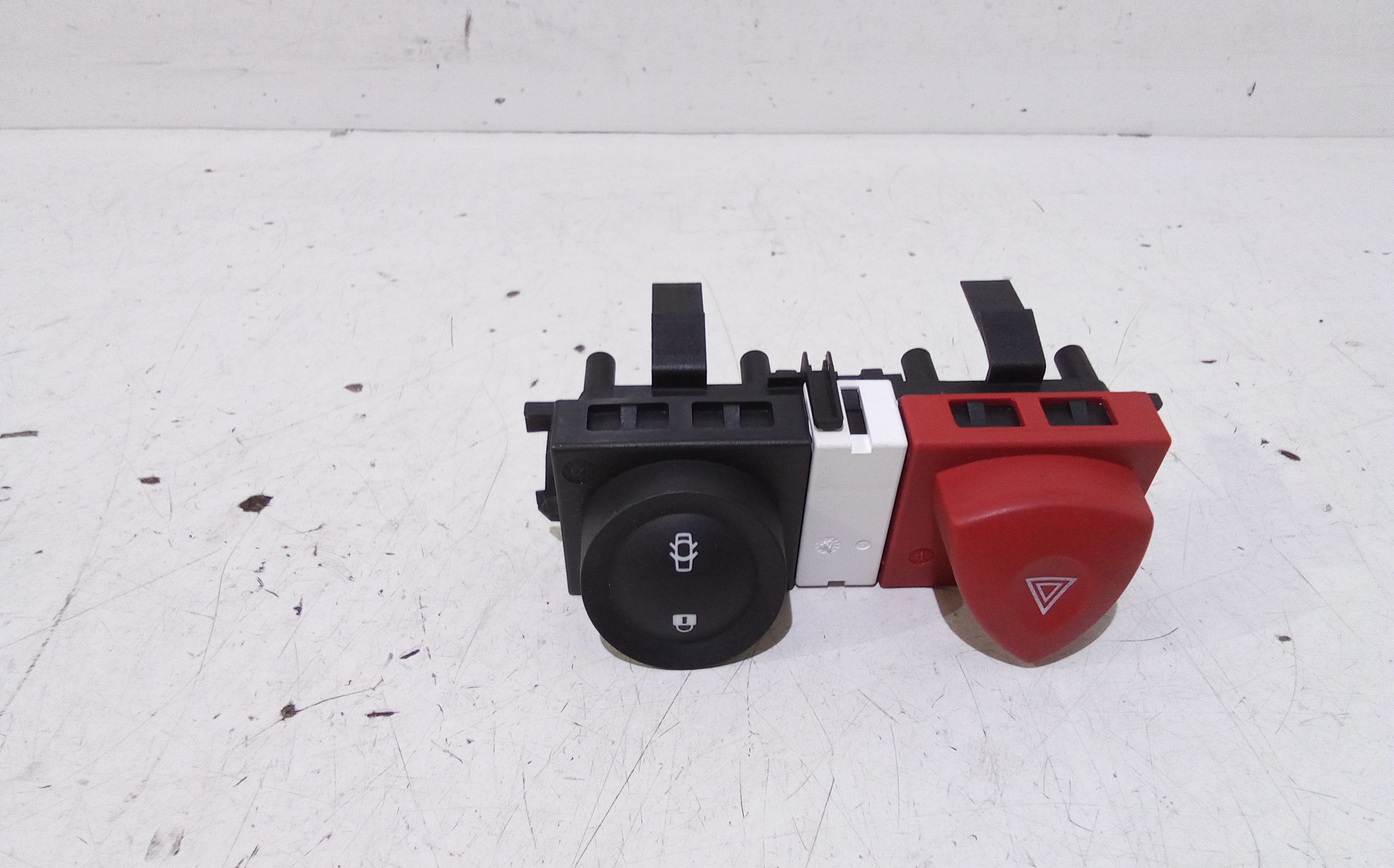 Pulsante luci di emergenza per Renault Megane Ll Serie (06>08) (2006 - 2008)