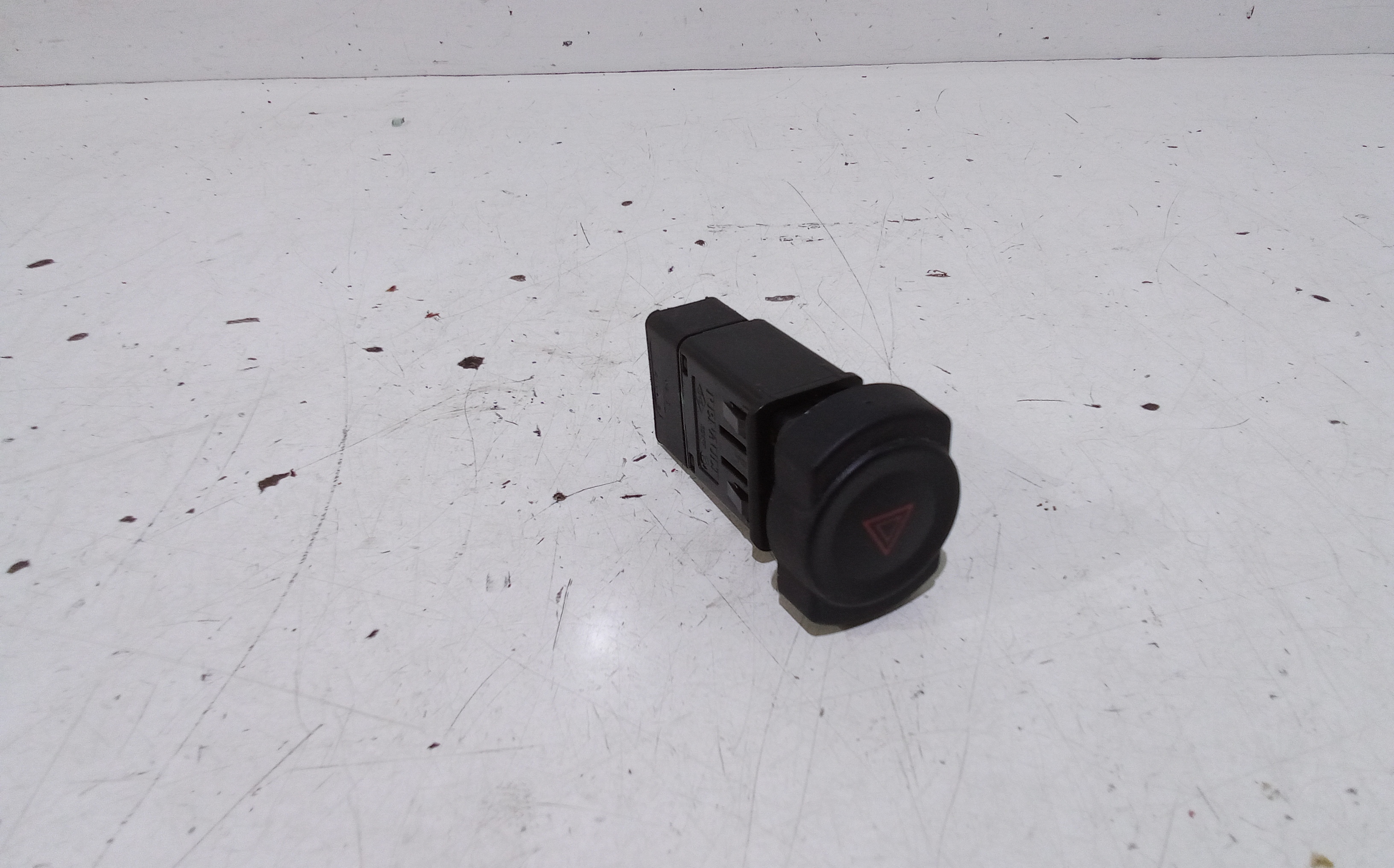 Pulsante luci di emergenza per Dacia Sandero 1 Serie (2008 - 2012)