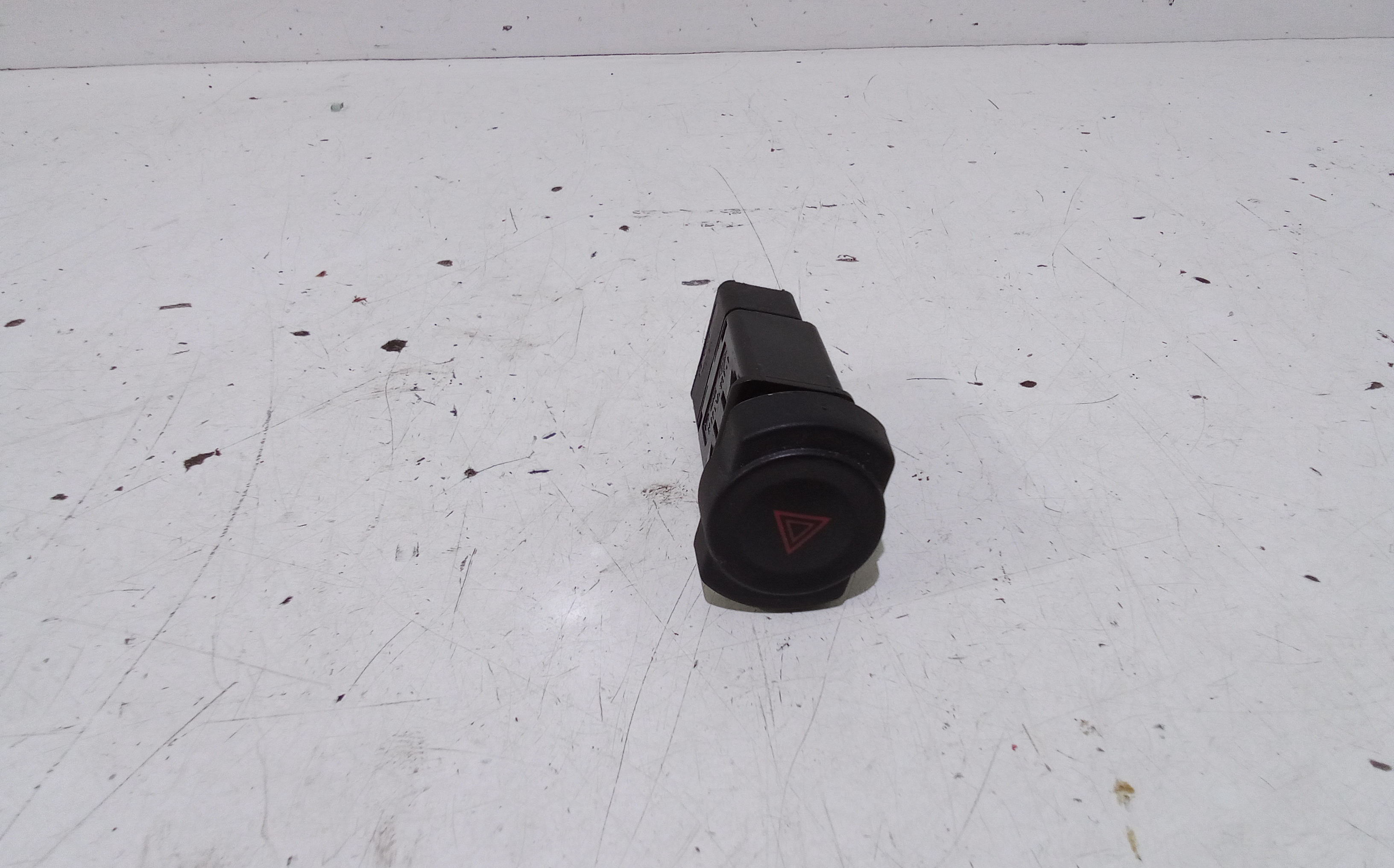 Pulsante luci di emergenza per Dacia Sandero 1 Serie (2008 - 2012)