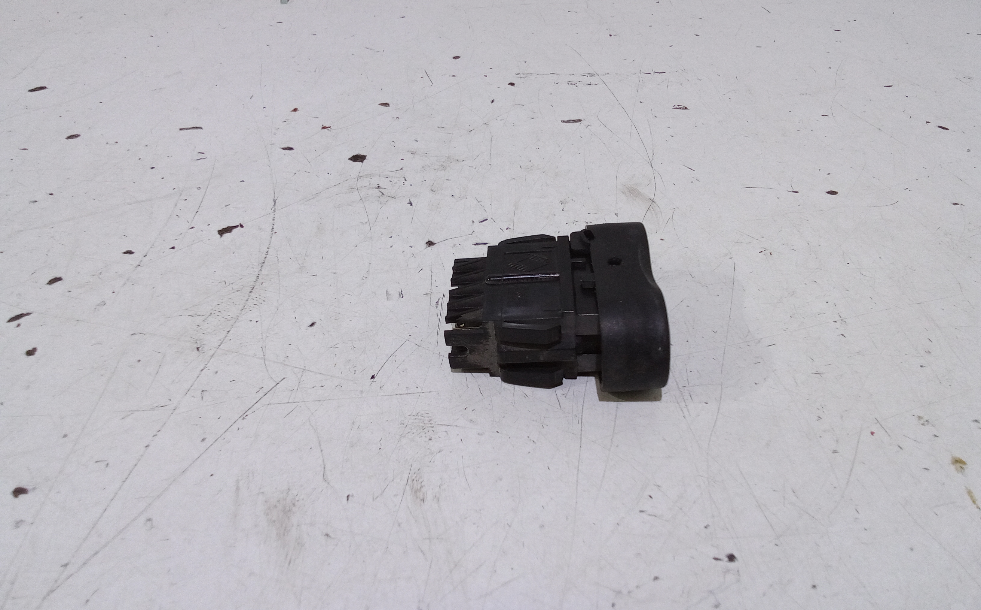 Pulsante Tergilunotto posteriore per Dacia Sandero 1 Serie (2008 - 2012)