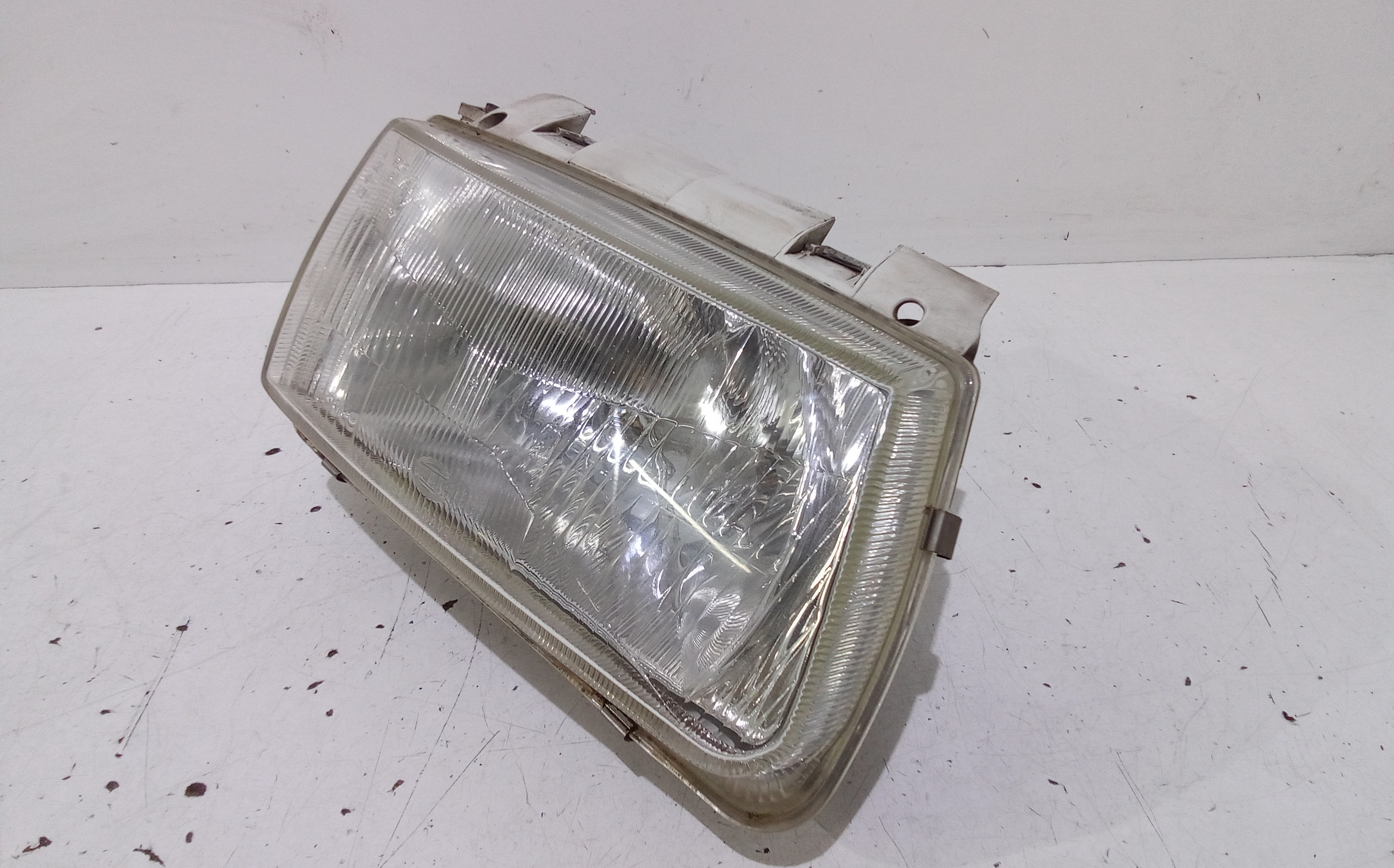 Faro anteriore Destro Passeggero per Volkswagen Polo 3 Serie (1994 - 2001)