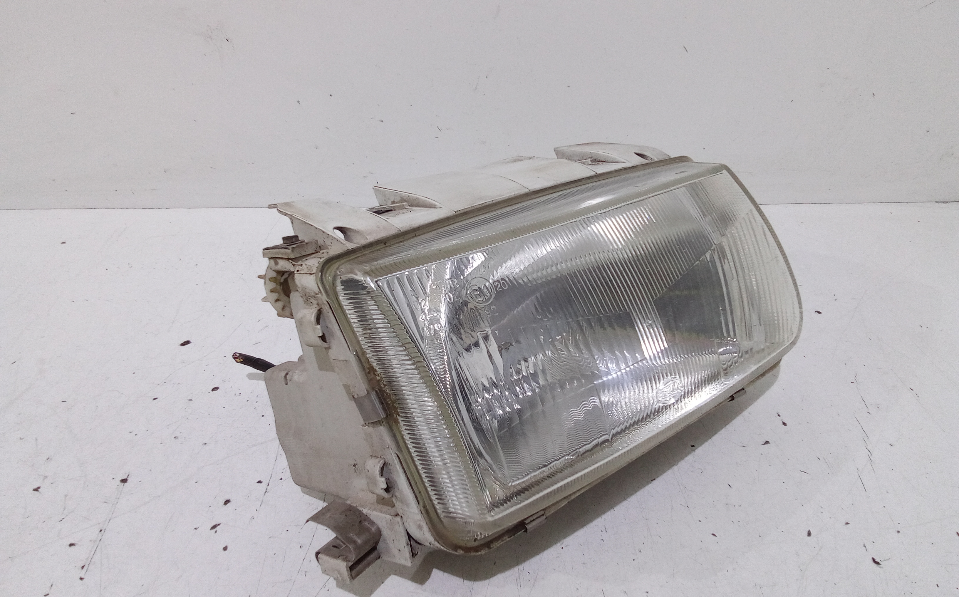 Faro anteriore Destro Passeggero per Volkswagen Polo 3 Serie (1994 - 2001)