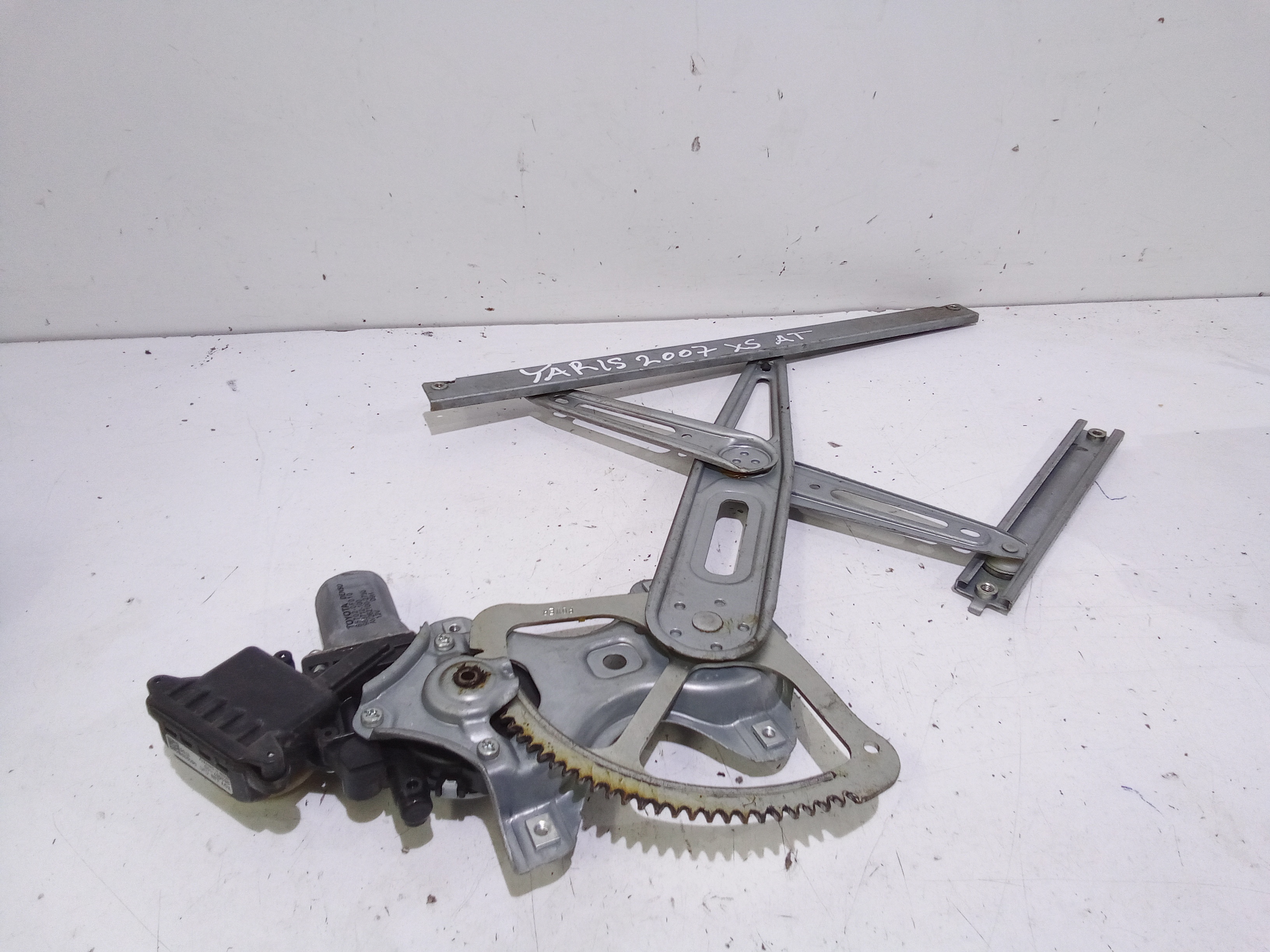 Cremagliera anteriore sinistra Guida per Toyota Yaris Serie (05>08) (2005 - 2008)