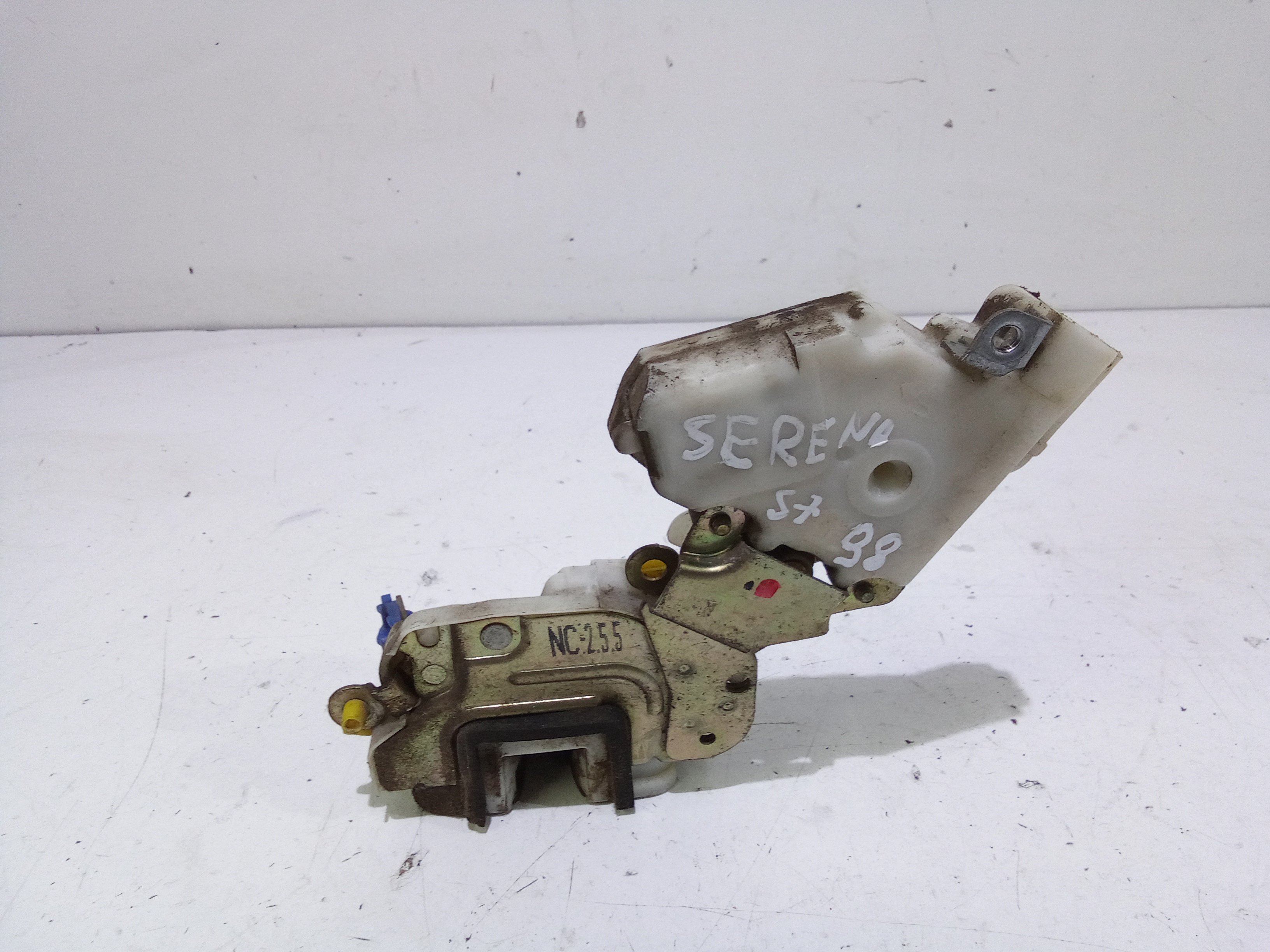 Serratura Anteriore Sinistra per Nissan Serena 1 Serie (1992 - 1999)