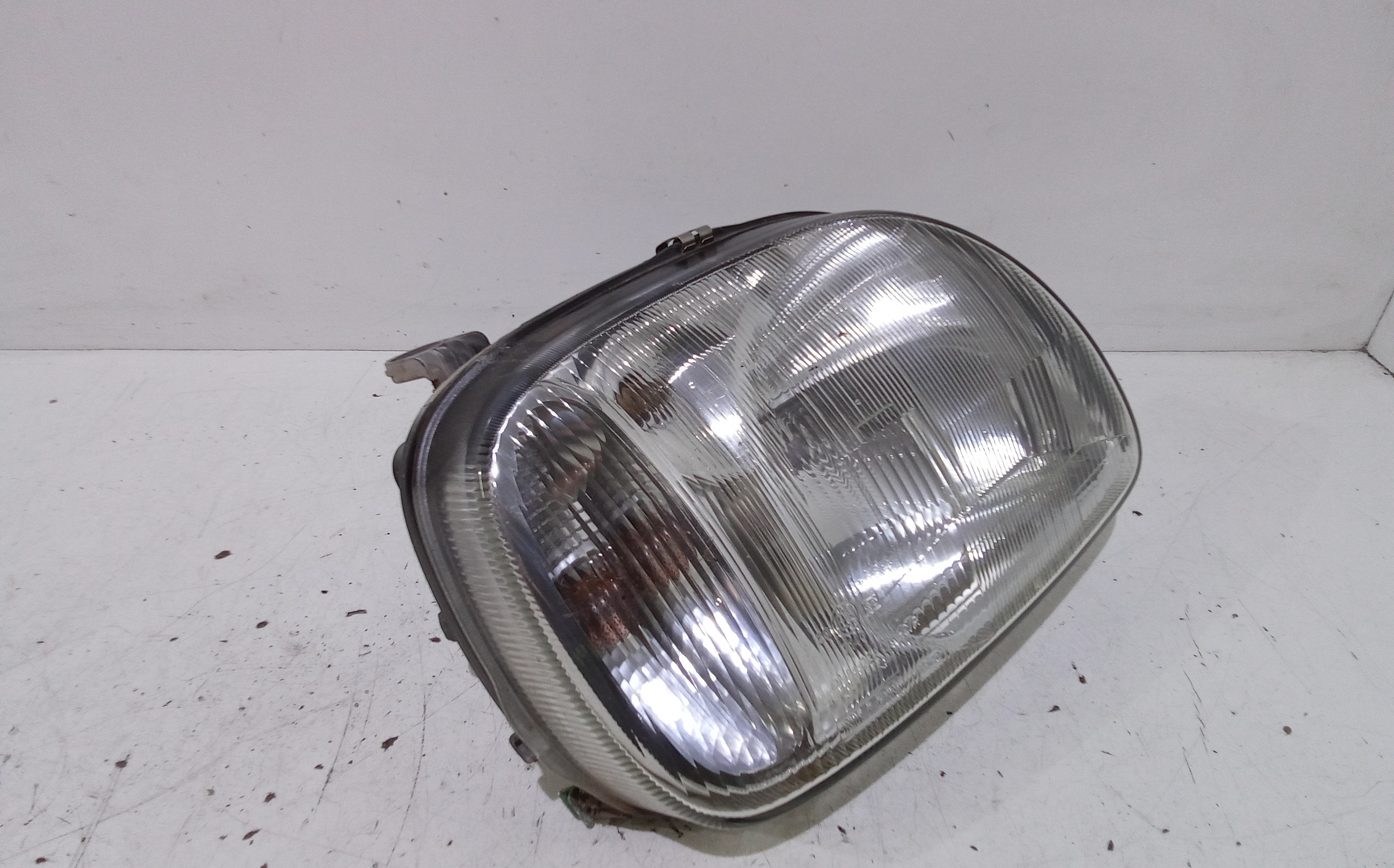 Faro anteriore Destro Passeggero per Nissan Micra 2 Serie (1998 - 2000)