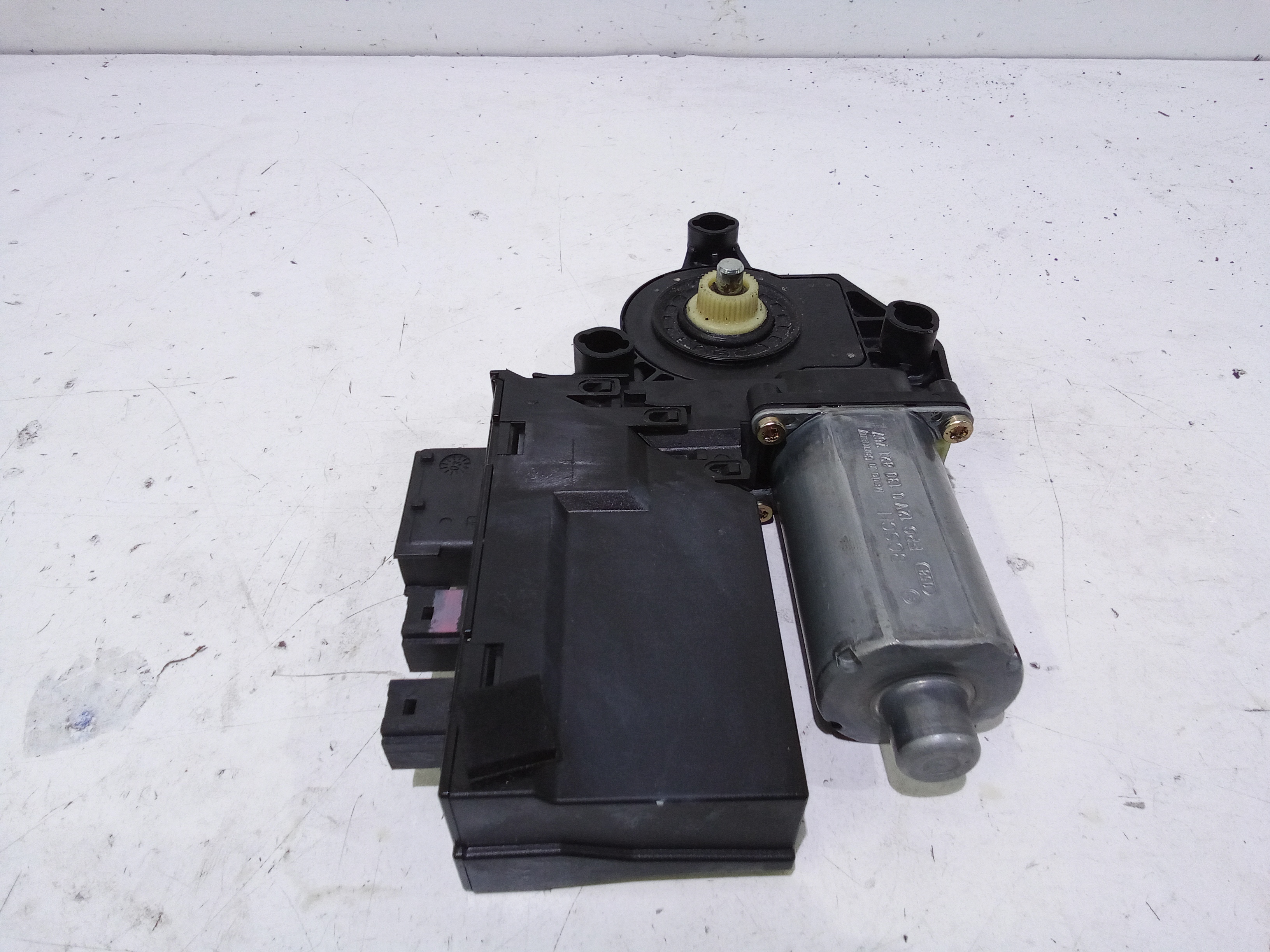 Motorino Alzavetro anteriore Sinistro per Peugeot 307 Berlina (2001 - 2005)