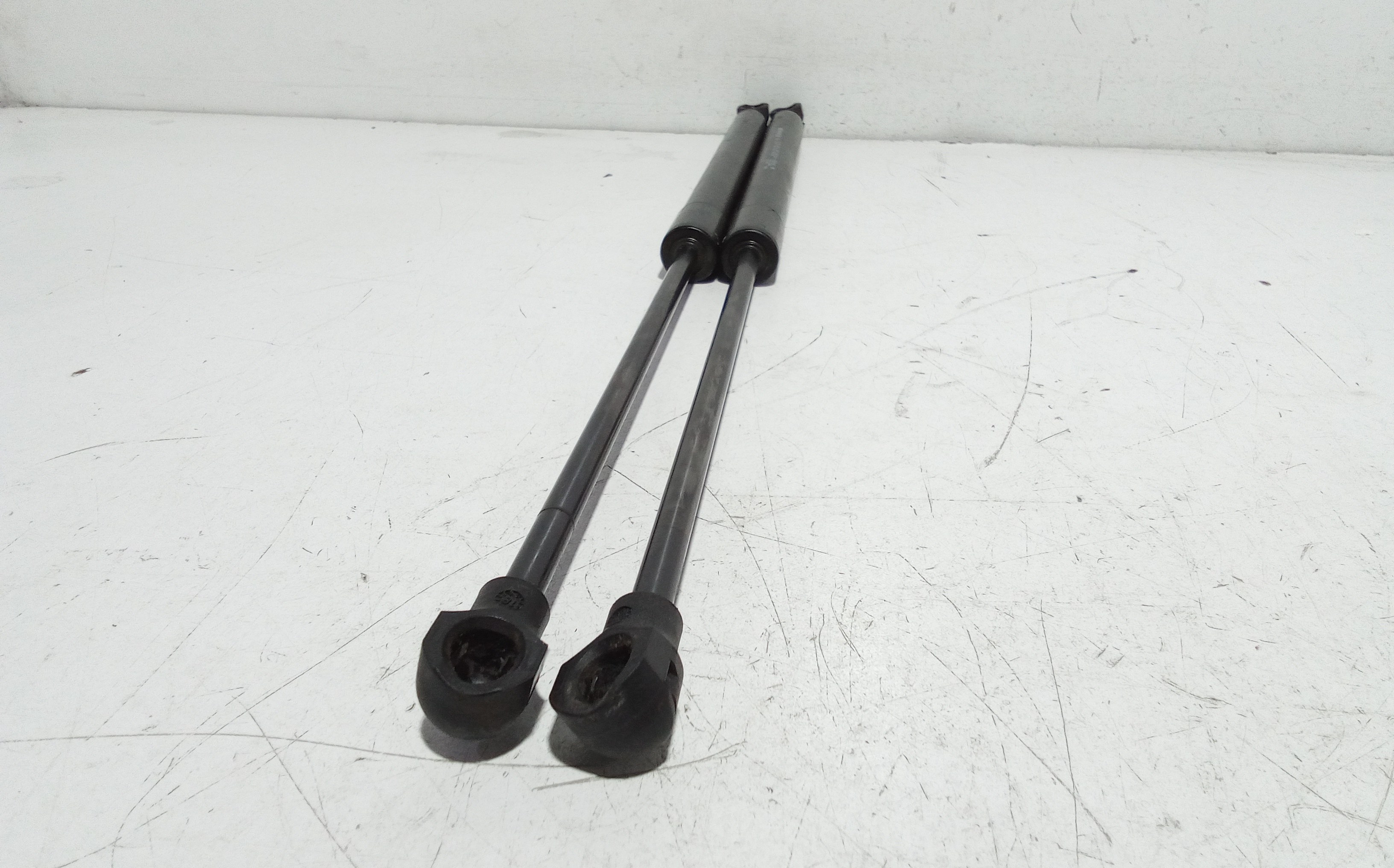 Pistoncini cofano Post. per Dacia Sandero Serie Ii (12>20) (2012 - 2020)