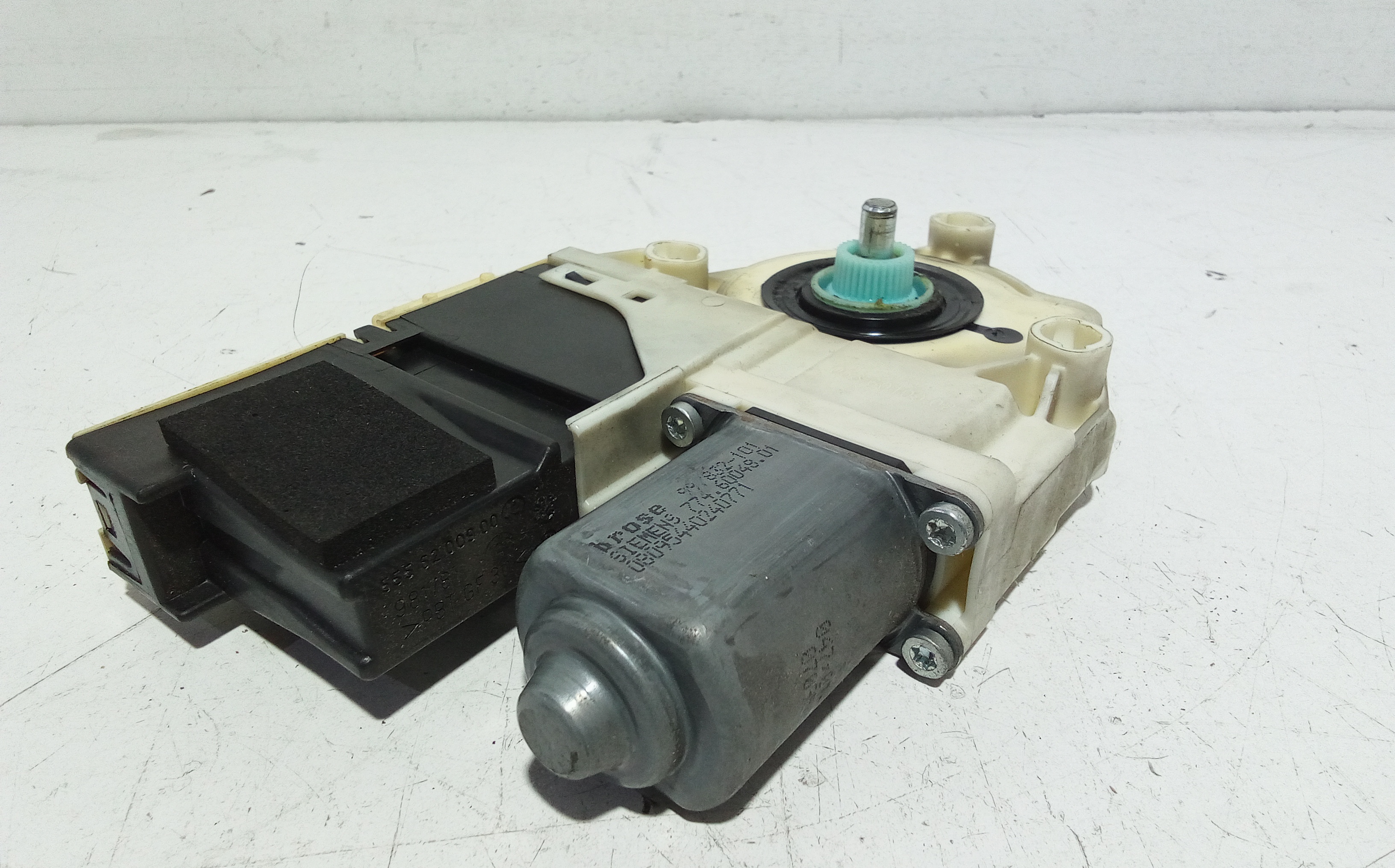 Motorino Alzavetro anteriore Sinistro per Citroen C4 Berlina (2004 - 2008)