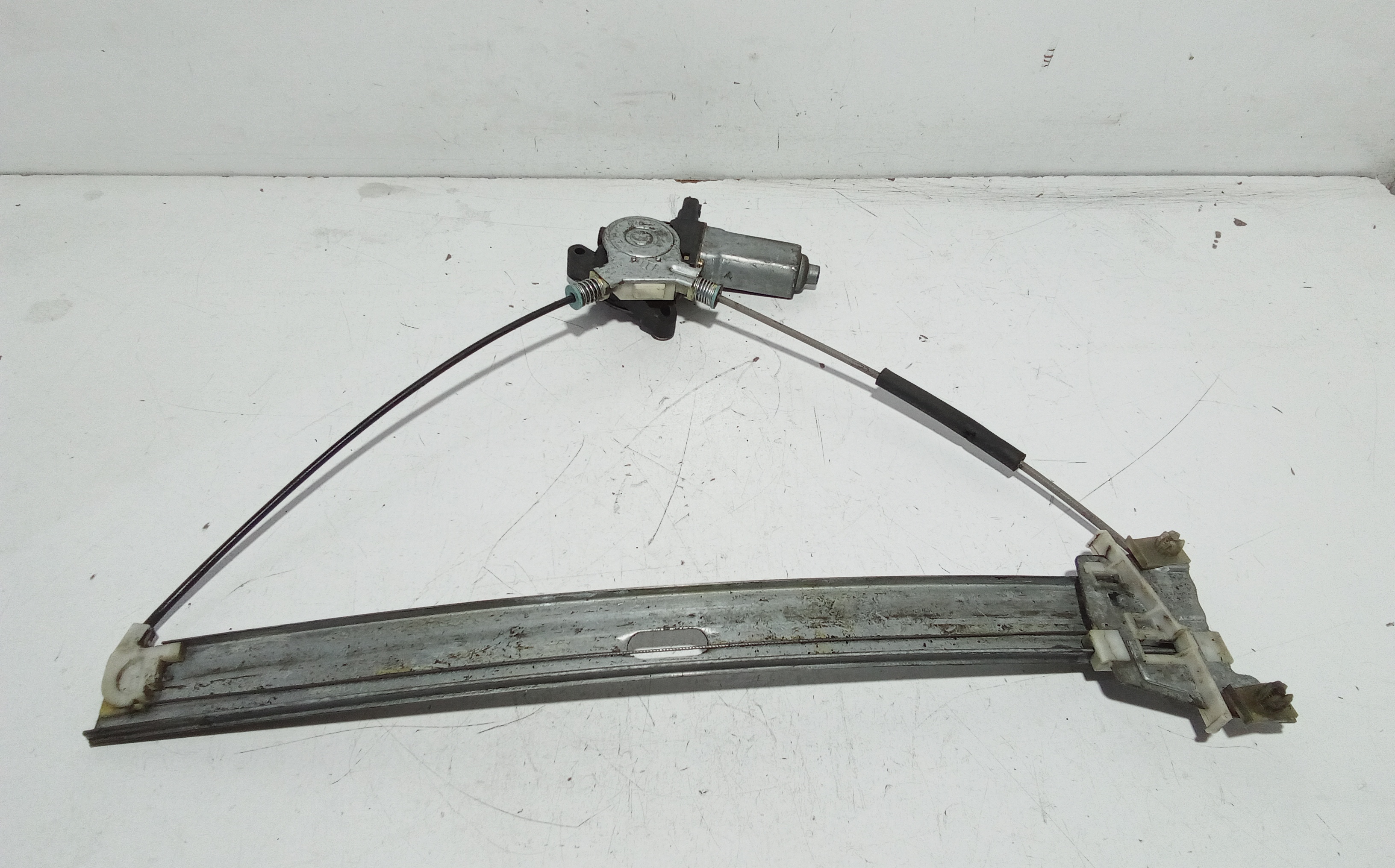 Cremagliera anteriore sinistra Guida per Mazda Tribute (2000 - 2011)