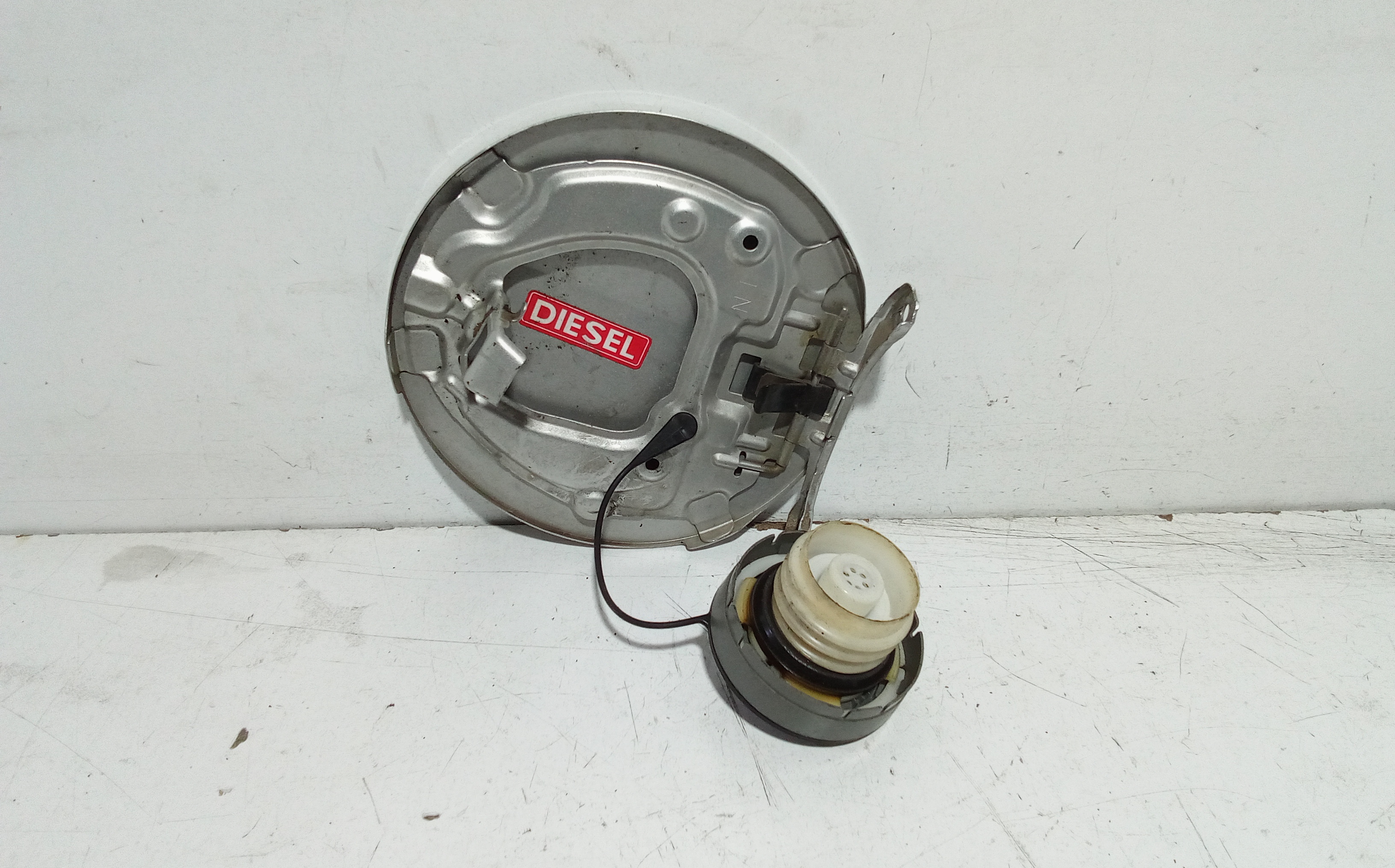 Sportellino Carburante per Mazda Tribute (2000 - 2011)