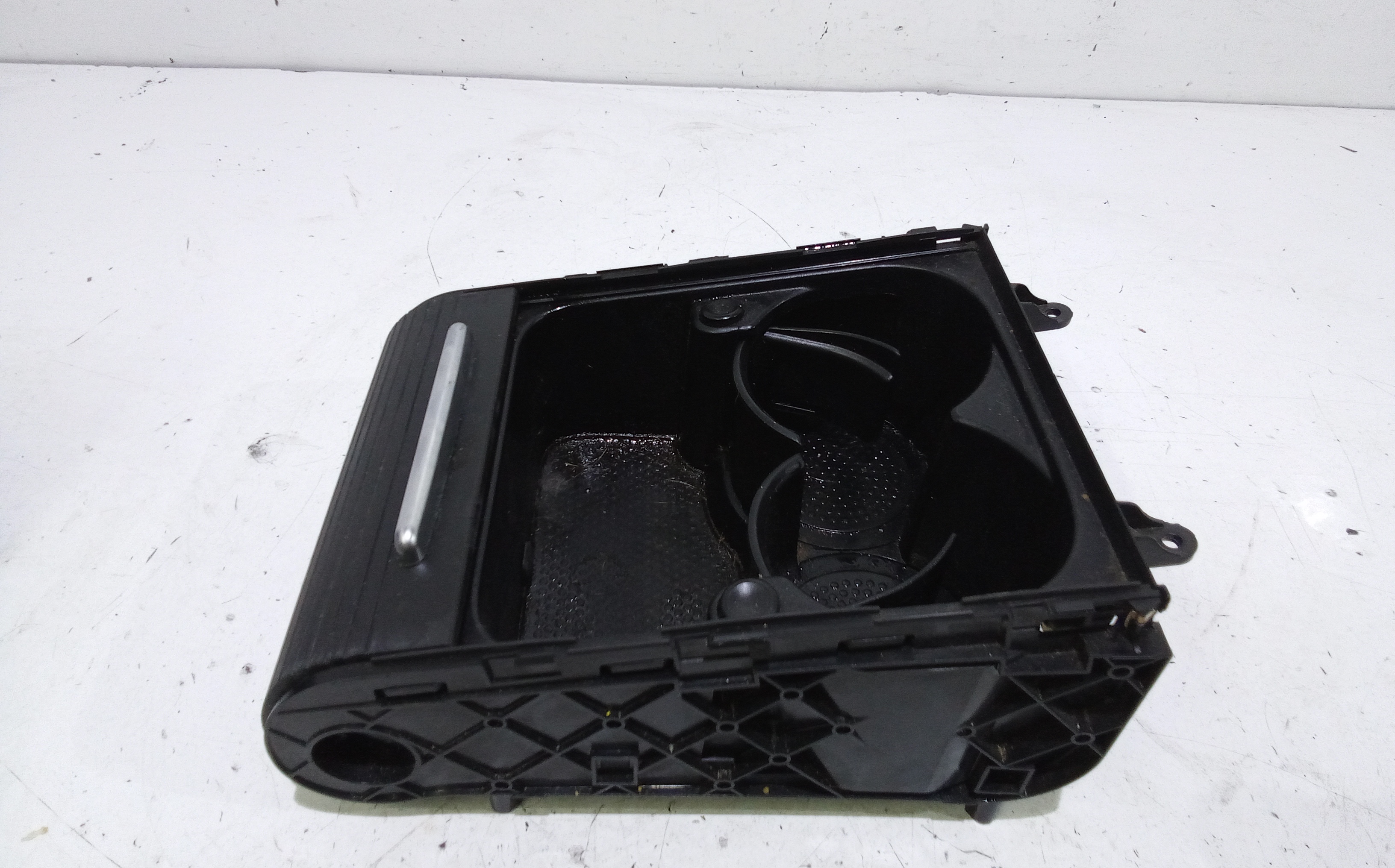 Cassetto porta bibite per Volkswagen Passat Variant 5 Serie (2010 - In produzione)