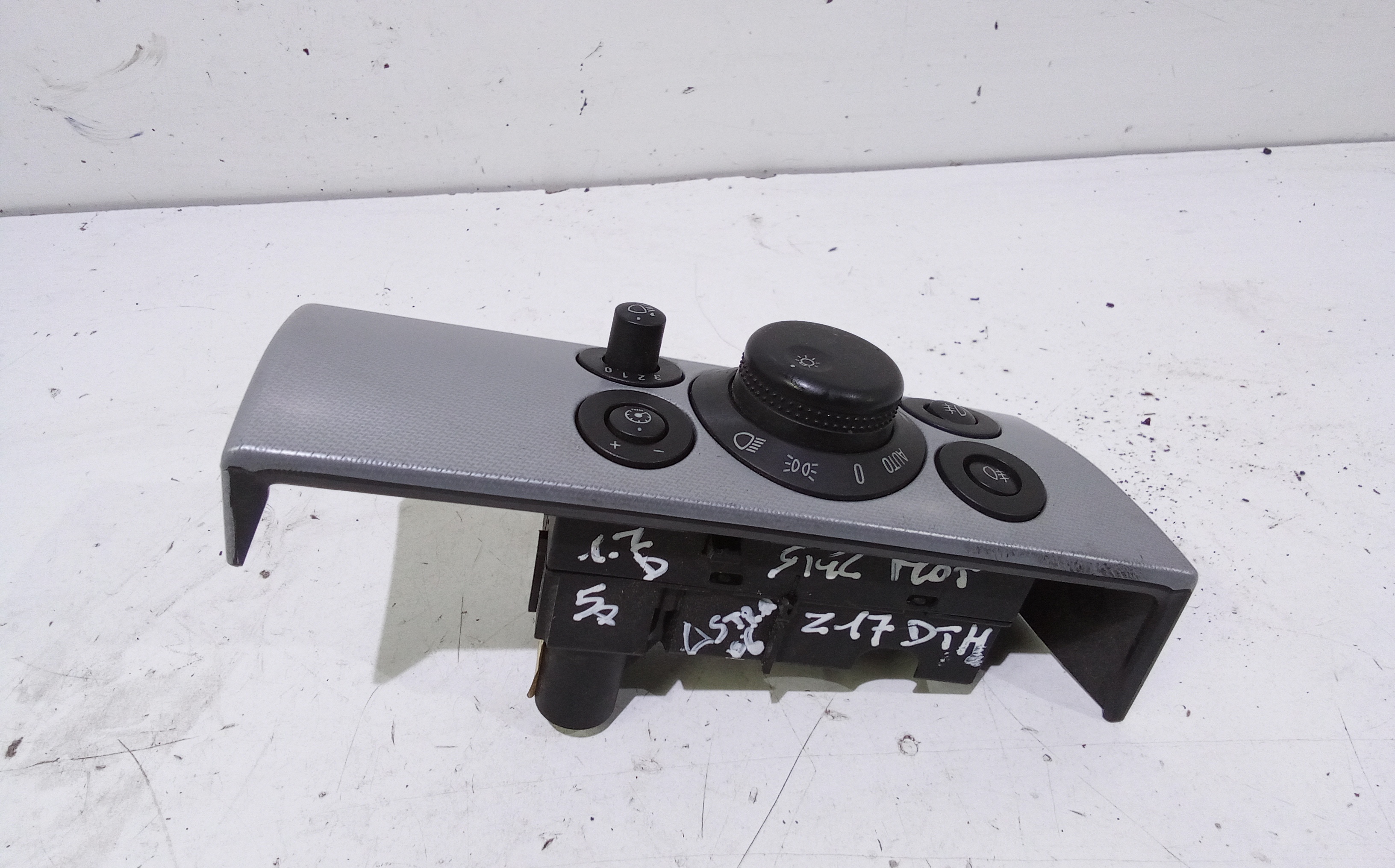 Interruttore comando luci per Opel Astra H Berlina (2004 - 2007)