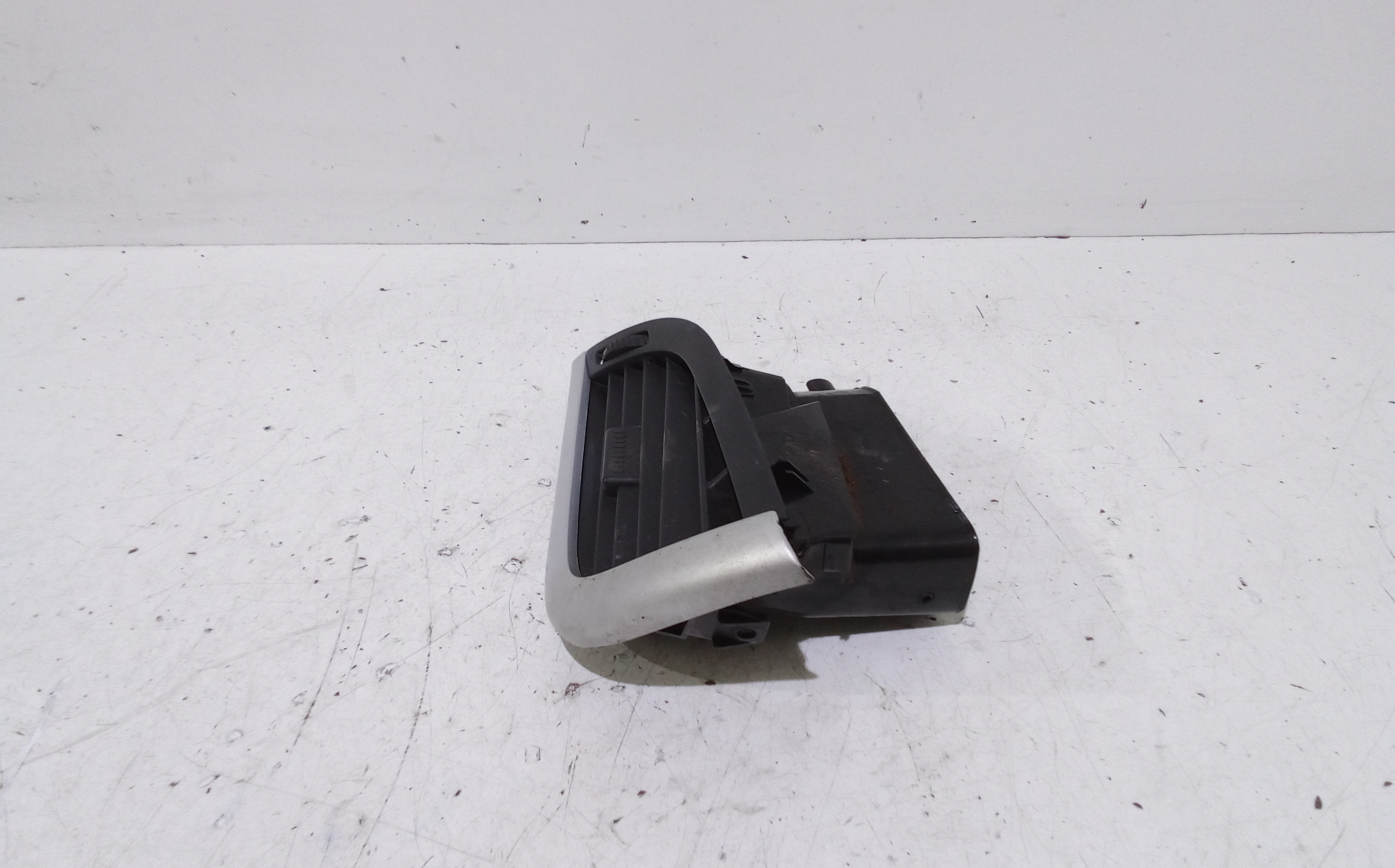 Bocchetta aria cruscotto lato passeggero per Peugeot 207 2 Serie (2009 - In produzione)