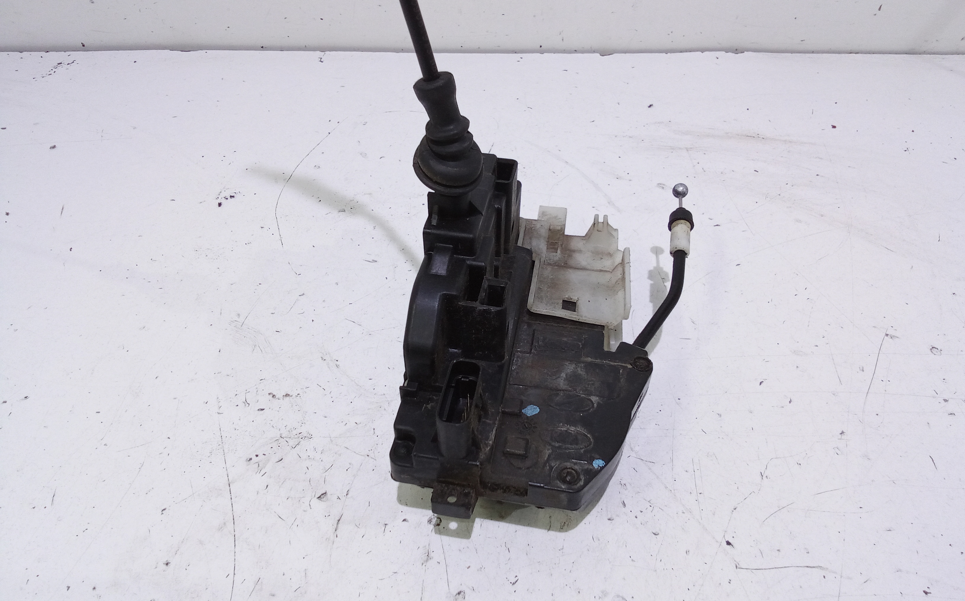 Serratura Anteriore Sinistra per Kia Cee d Sporty Wagon (2007 - In produzione)