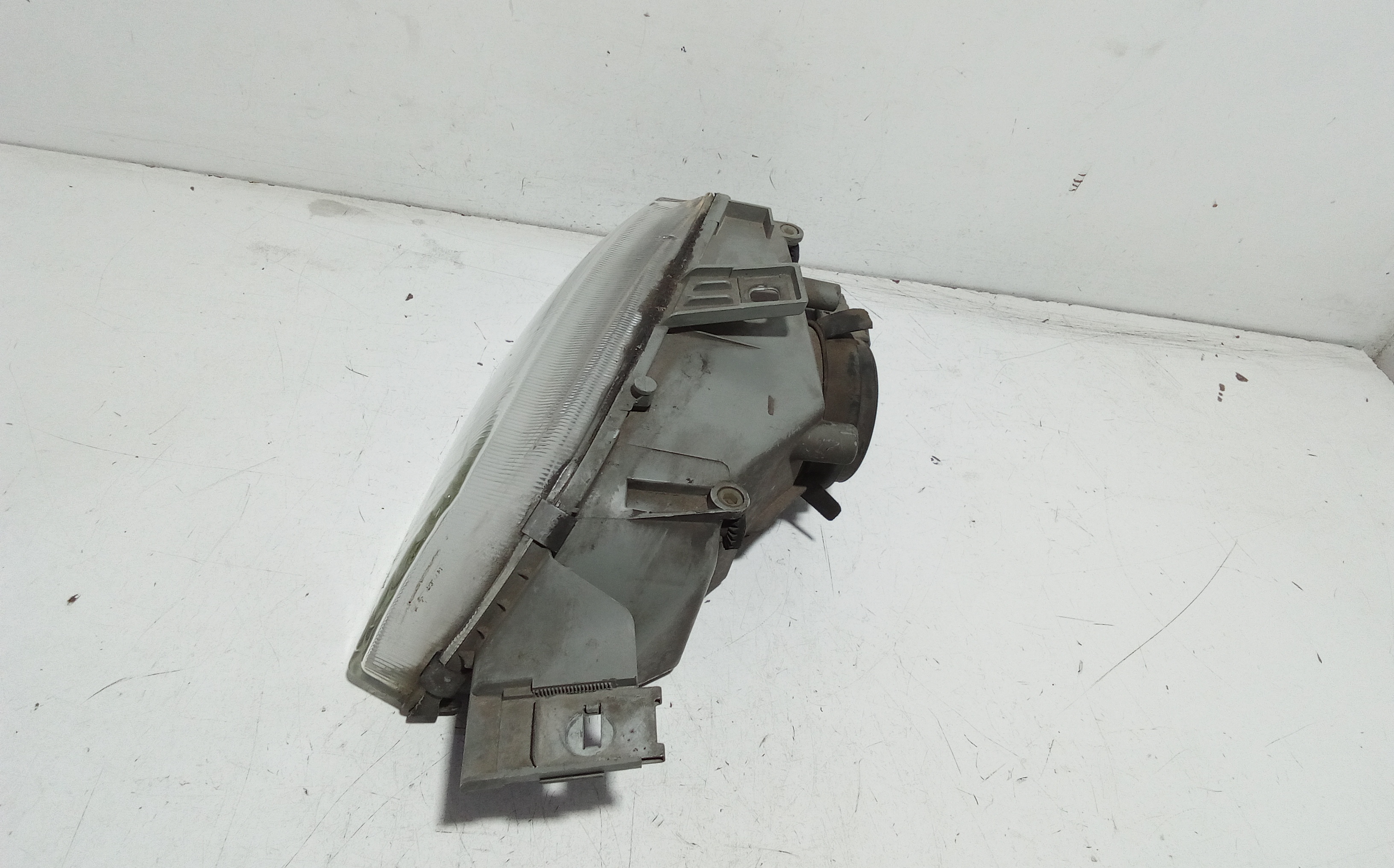 Faro anteriore Destro Passeggero per Fiat Punto Berlina 3p (1993 - 1999)