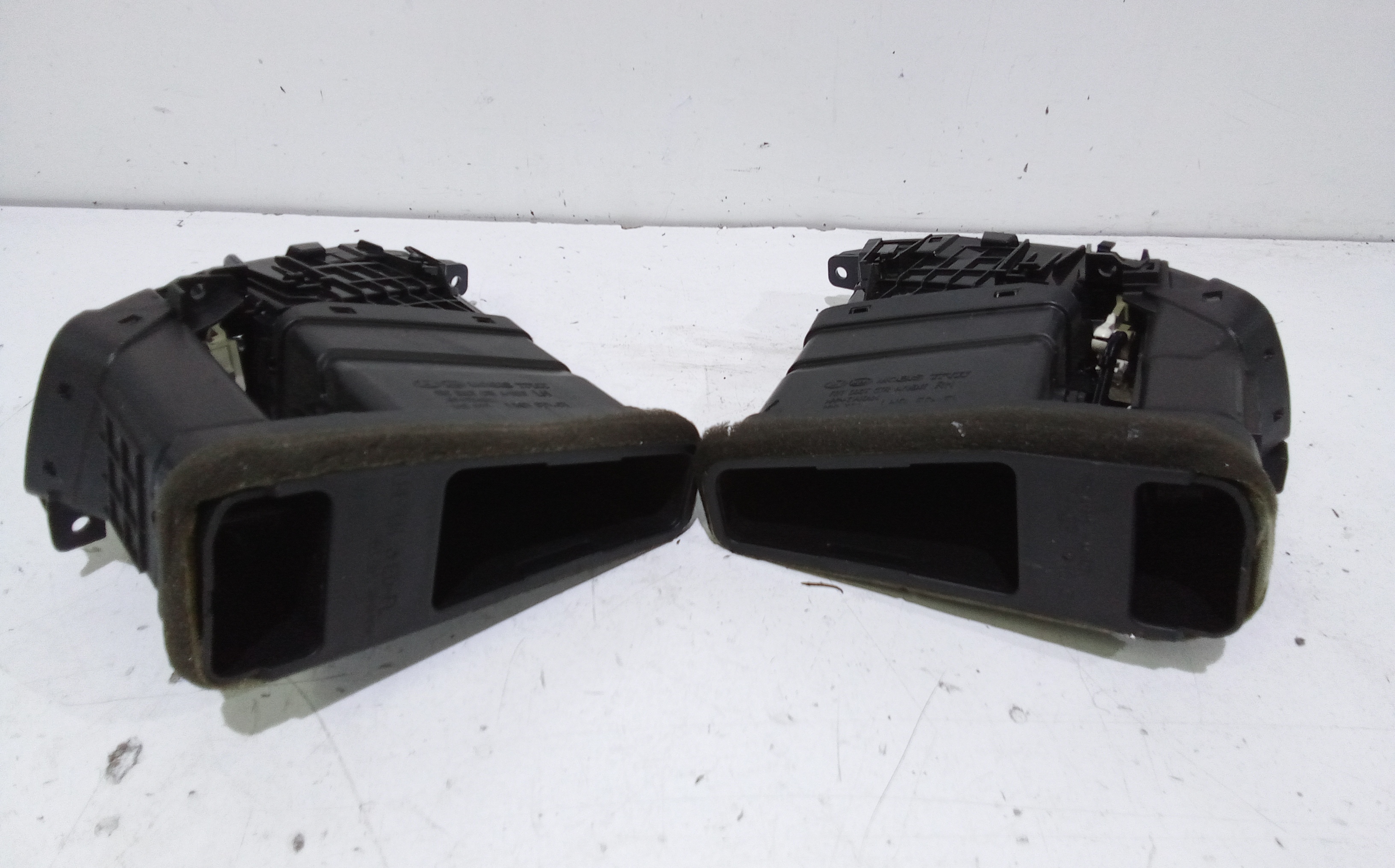 Bocchette Aria Centrale per Kia Cee d Sporty Wagon (2007 - In produzione)