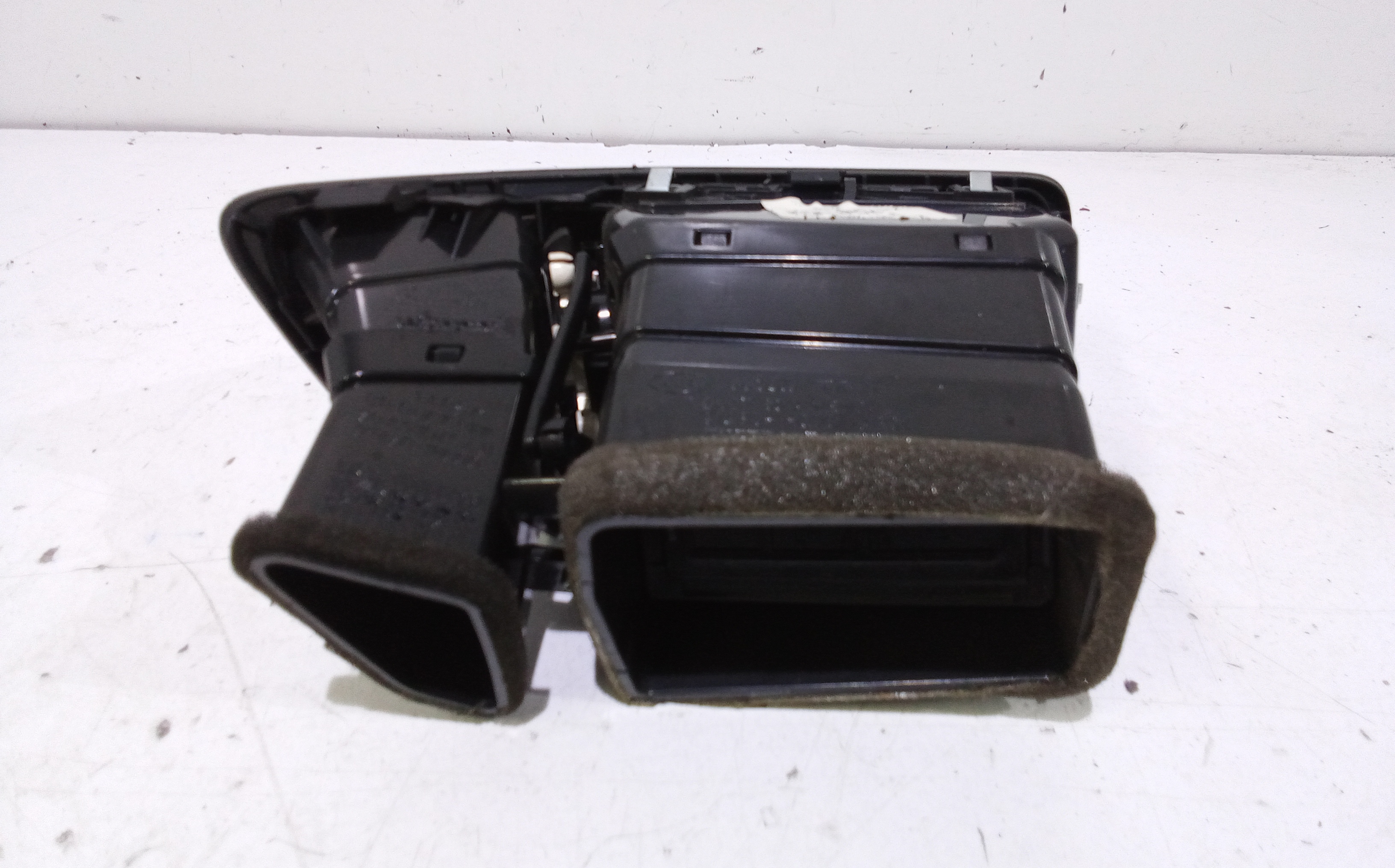 Bocchetta aria cruscotto lato guida per Kia Cee d Sporty Wagon (2007 - In produzione)