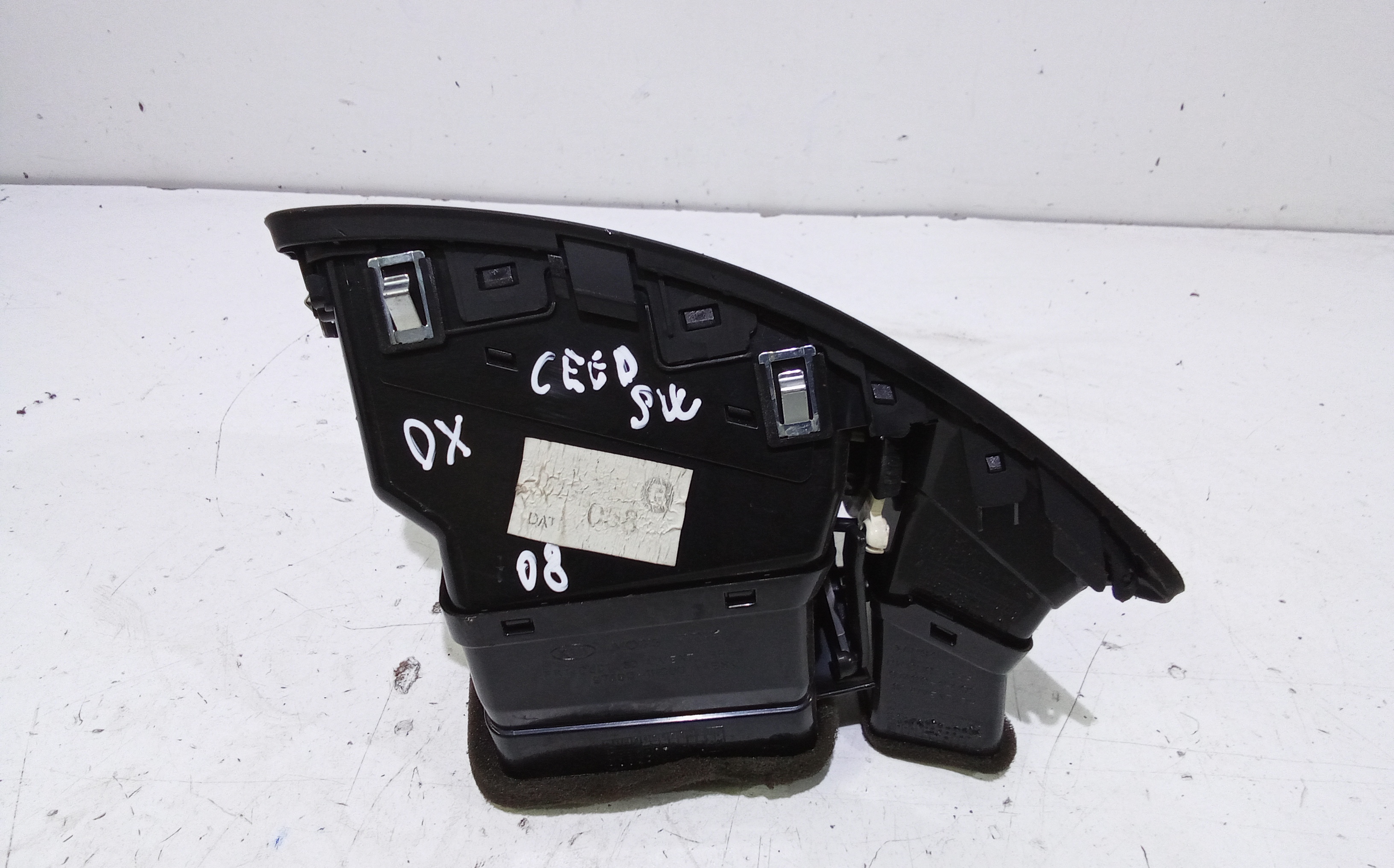 Bocchetta aria cruscotto lato passeggero per Kia Cee d Sporty Wagon (2007 - In produzione)