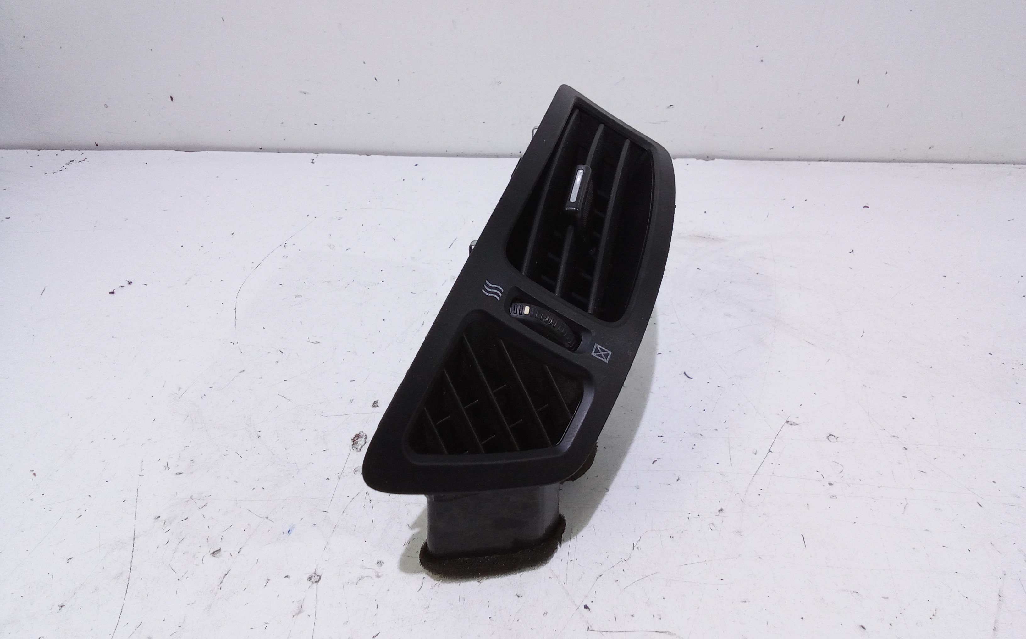 Bocchetta aria cruscotto lato passeggero per Kia Cee d Sporty Wagon (2007 - In produzione)