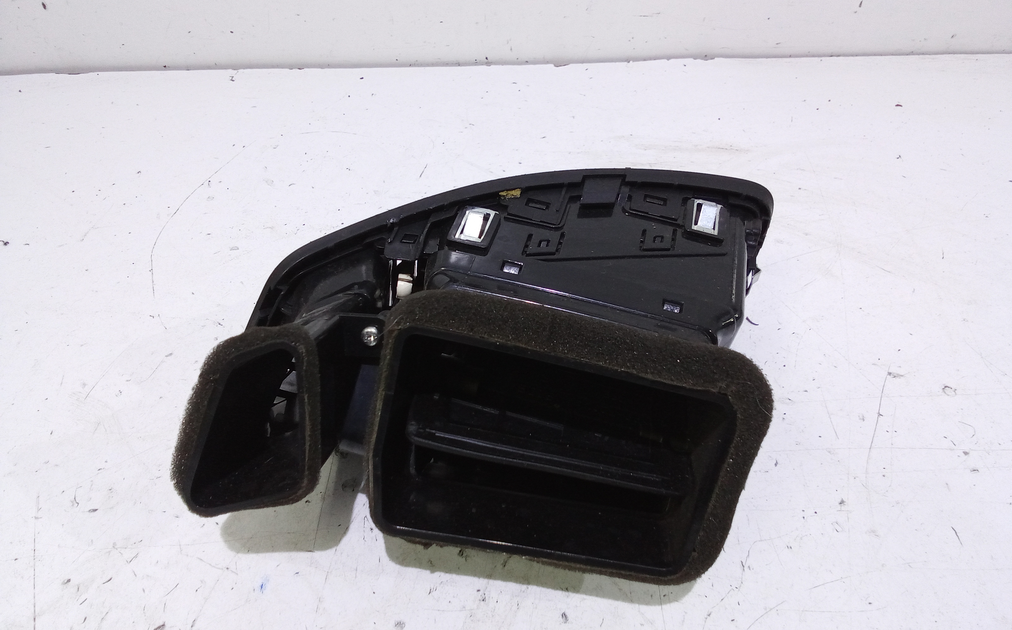 Bocchetta aria cruscotto lato passeggero per Kia Cee d Sporty Wagon (2007 - In produzione)