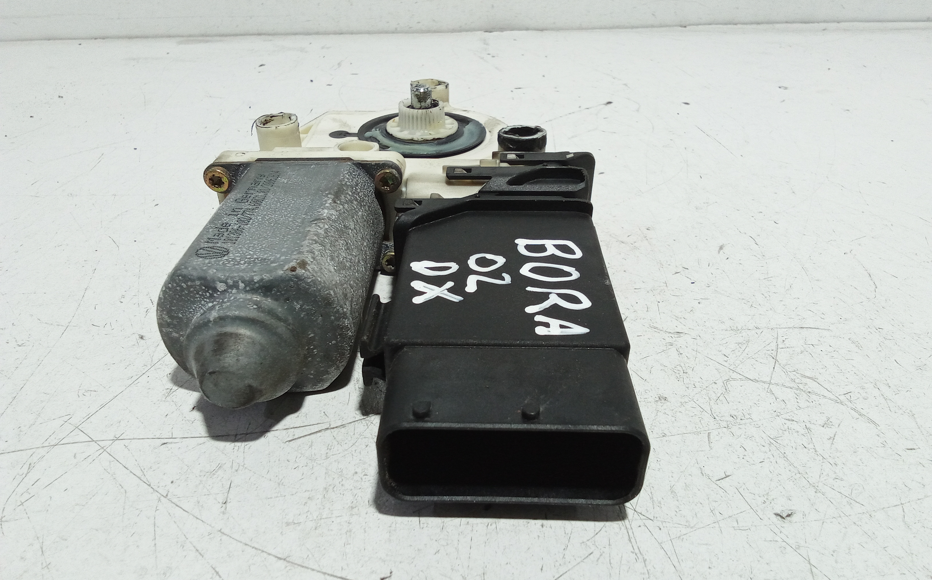 Motorino Alzavetro anteriore destra per Volkswagen Bora Berlina (1998 - 2005)