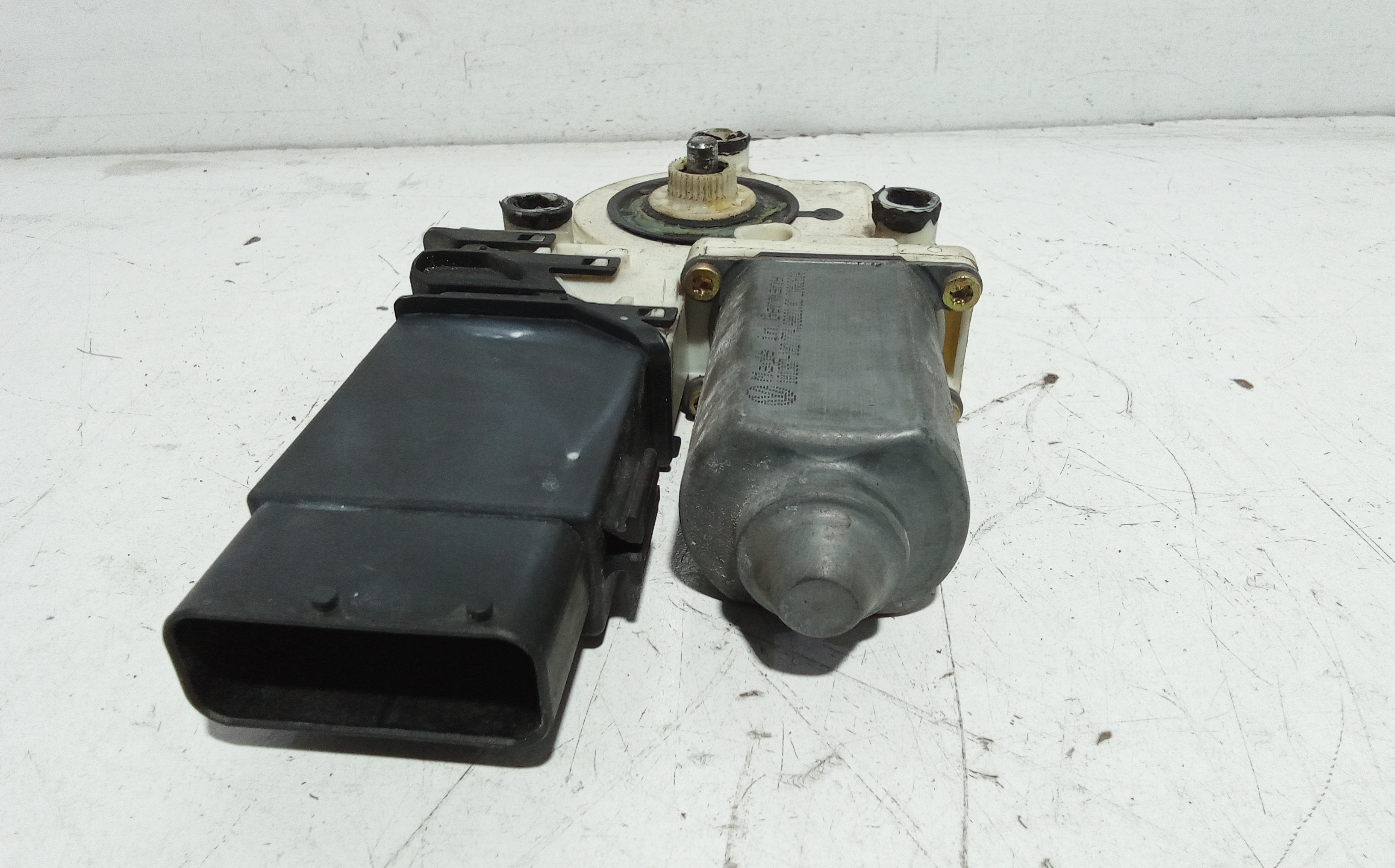 Motorino Alzavetro anteriore Sinistro per Volkswagen Golf 4 Berlina (97>03) (1997 - 2003)