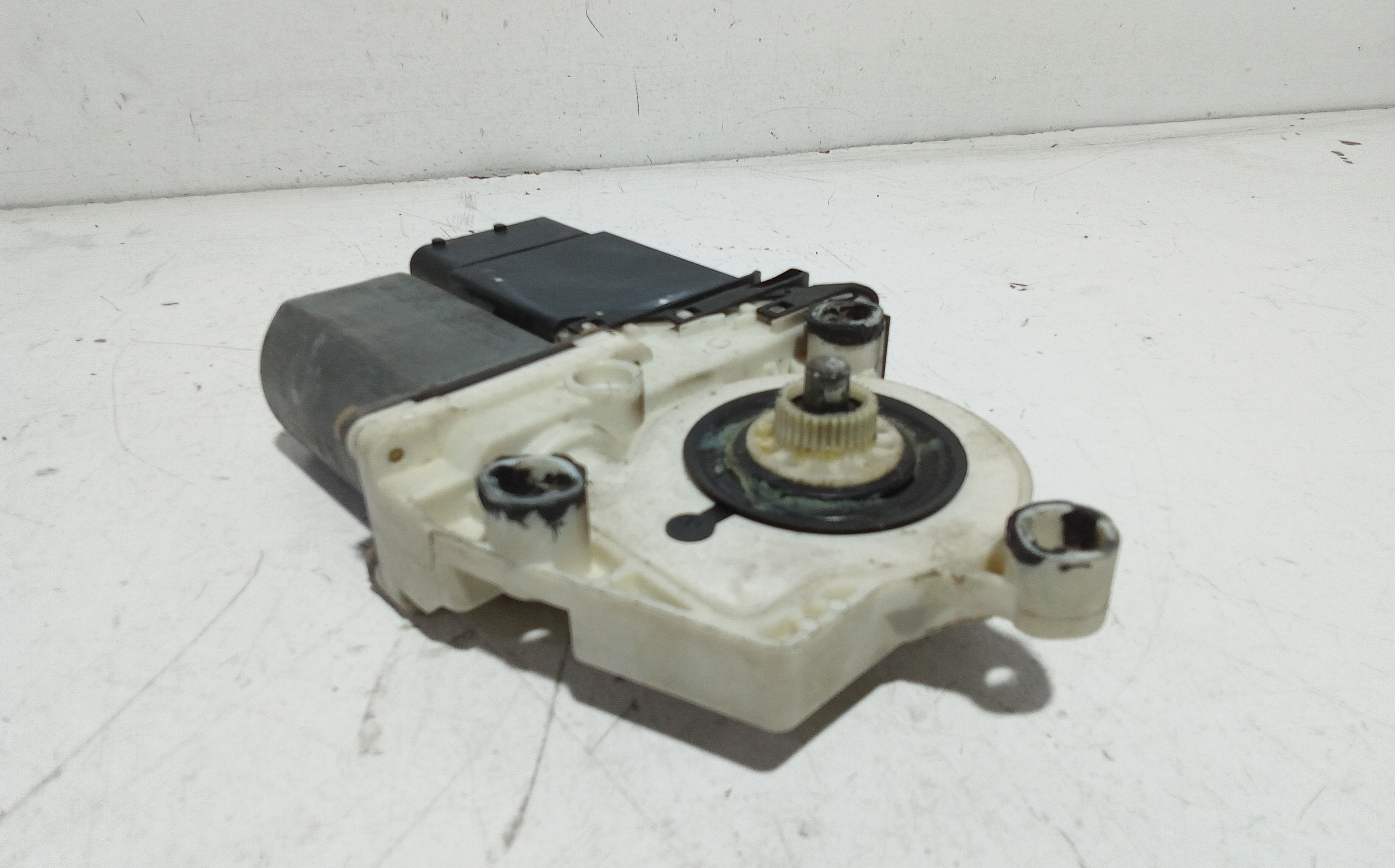 Motorino Alzavetro anteriore Sinistro per Volkswagen Golf 4 Berlina (97>03) (1997 - 2003)