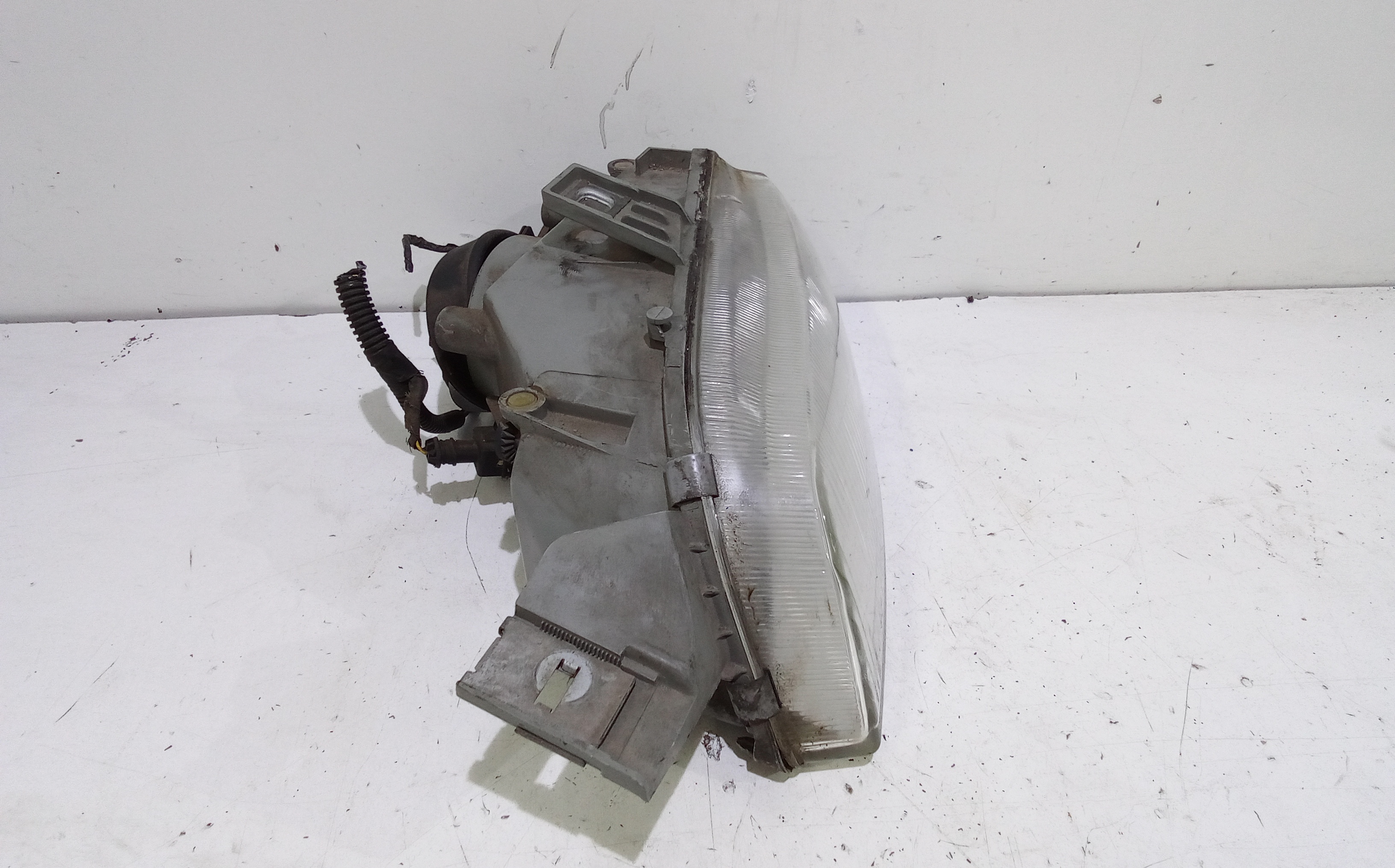 Faro anteriore Sinistro Guida per Fiat Punto Berlina 3p (1993 - 1999)