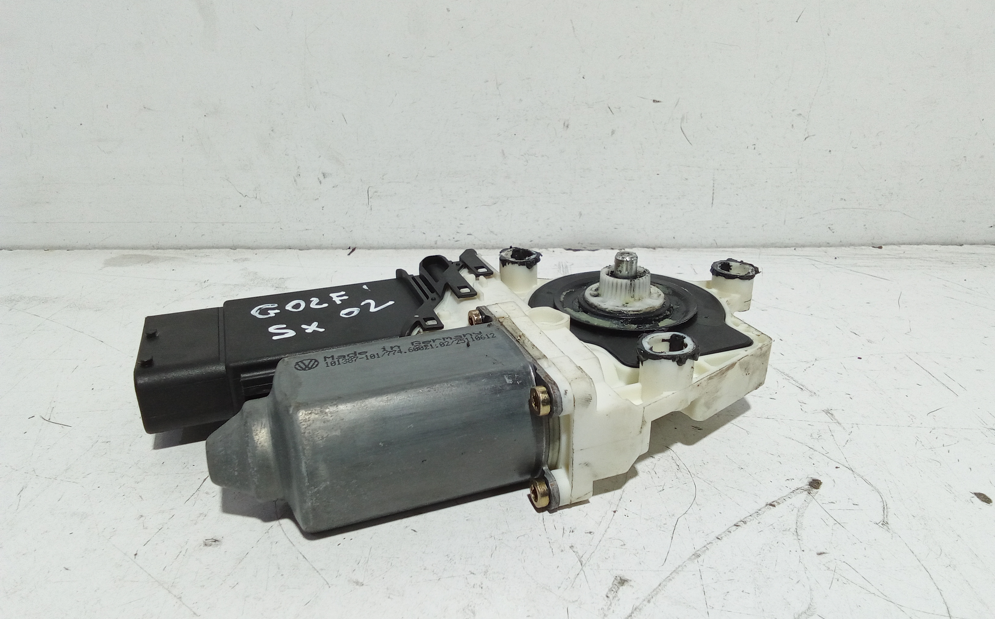 Motorino Alzavetro anteriore Sinistro per Volkswagen Golf 4 Berlina (97>03) (1997 - 2003)