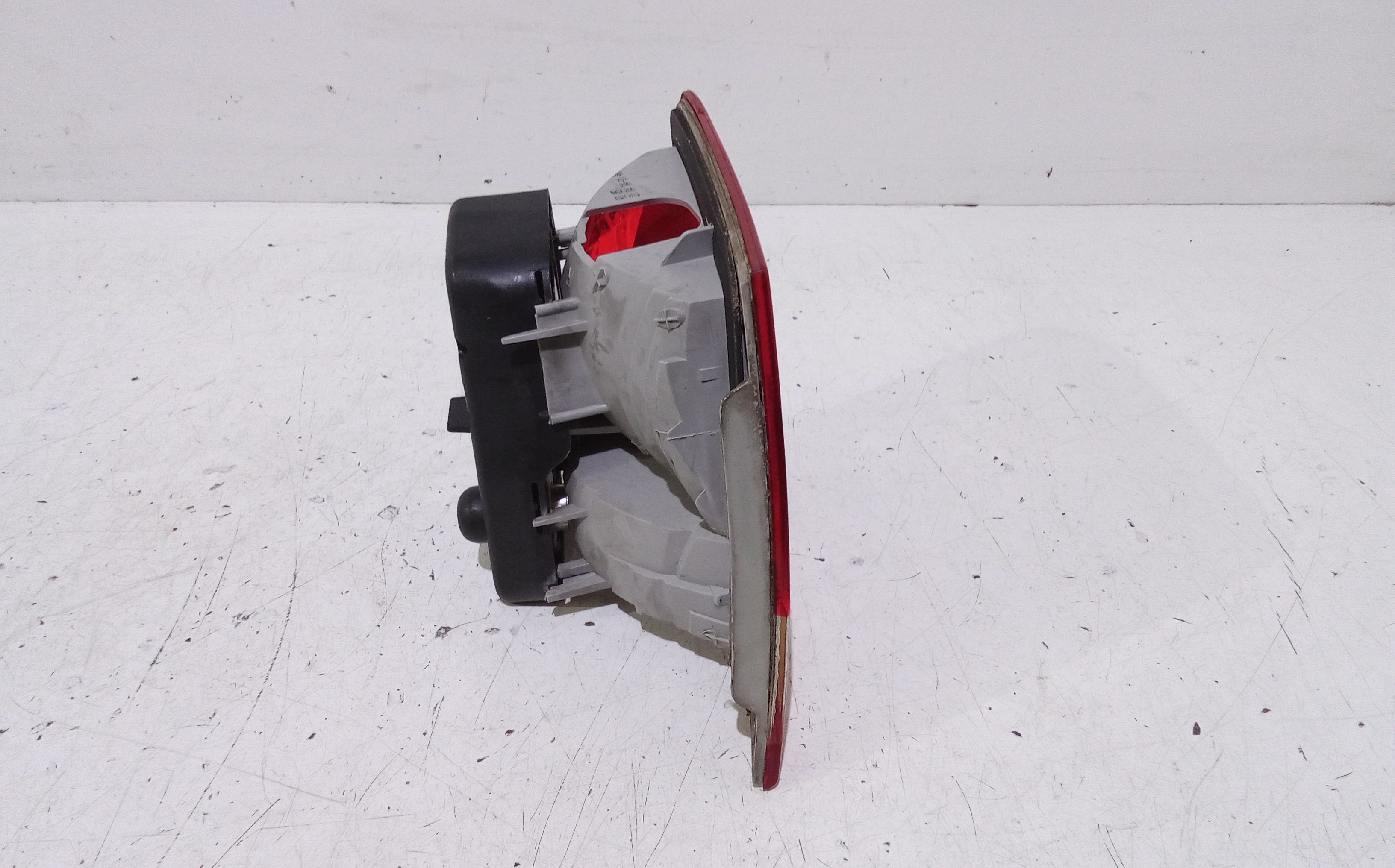 Stop Posteriore Destro Integrato nel Portello per Bmw Serie 3 E46 Touring 2 Serie (2001 - 2005)