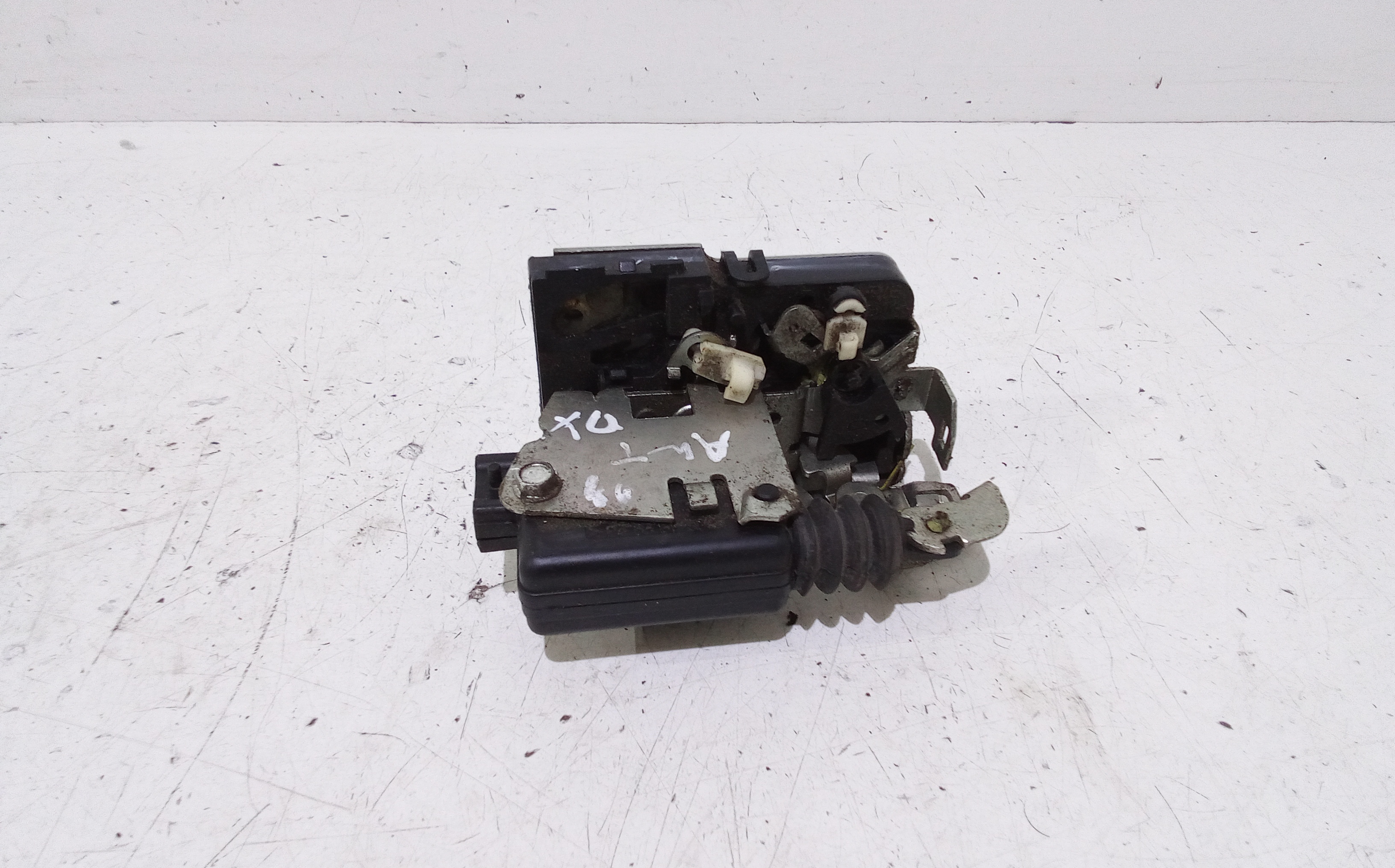 Serratura Anteriore Destra per Dacia Logan 1 Serie (2004 - 2008)