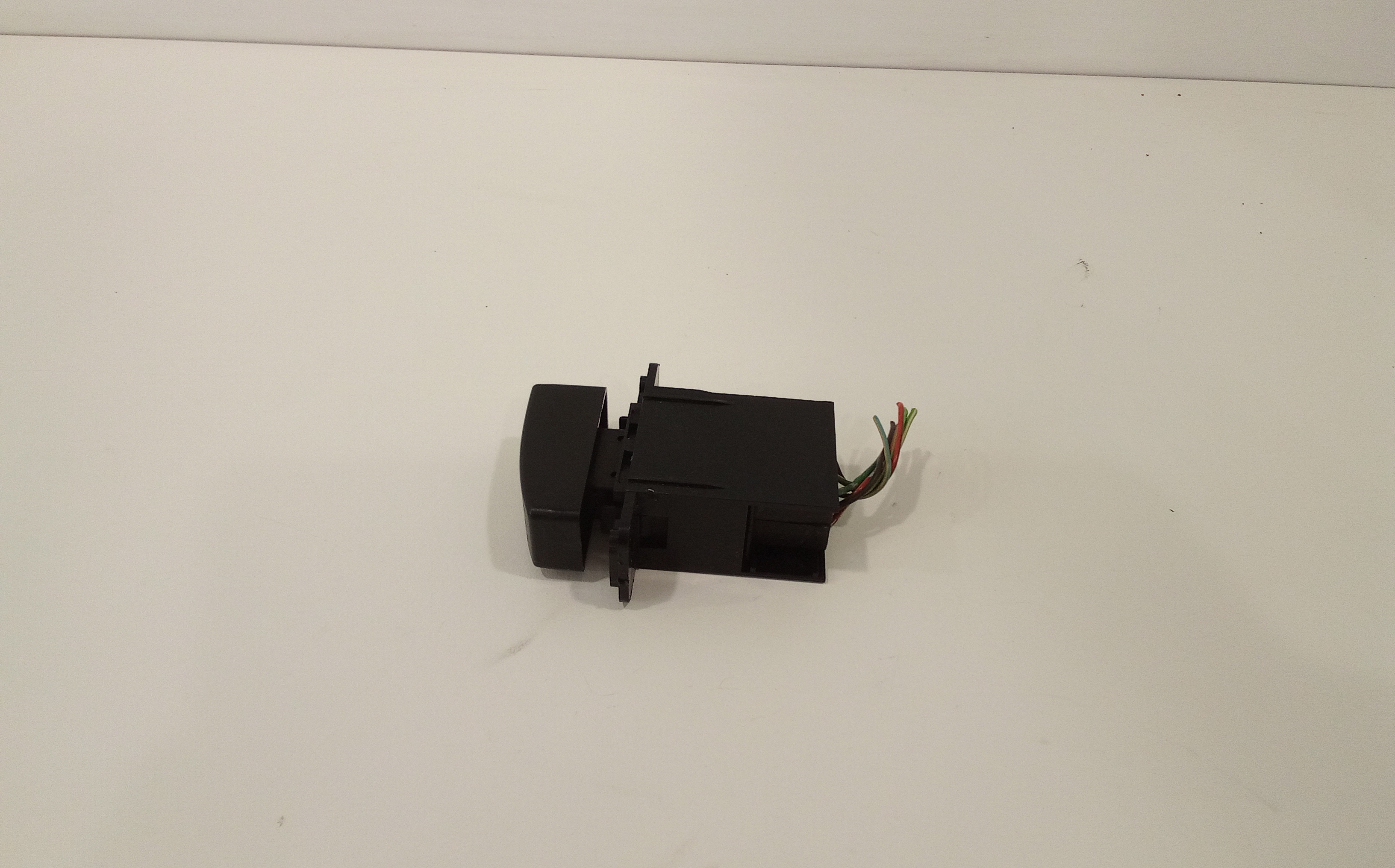 Pulsante luci di emergenza per Suzuki Ignis 2 Serie (2003 - 2009)