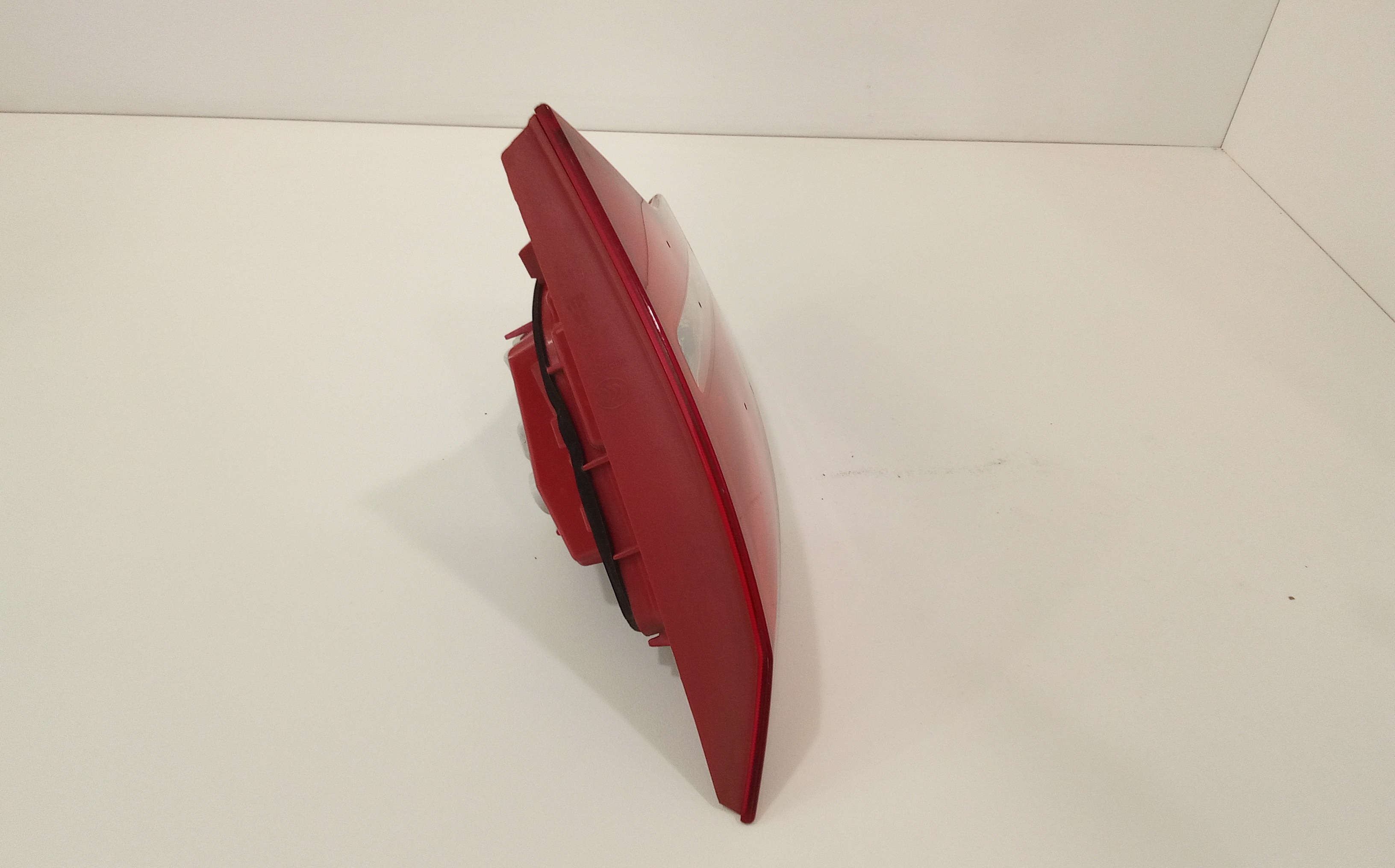 Stop Posteriore Destro Integrato nel Portello per Ford Focus S. Wagon 5 Serie (2011 - 2014)