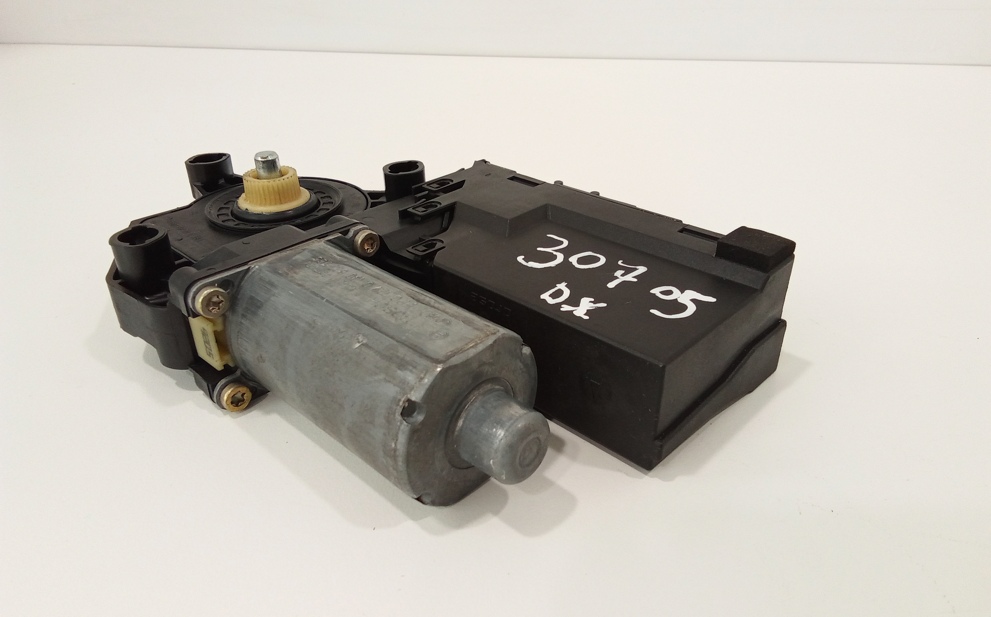 Motorino Alzavetro anteriore destra per Peugeot 307 S. Wagon (2002 - 2005)