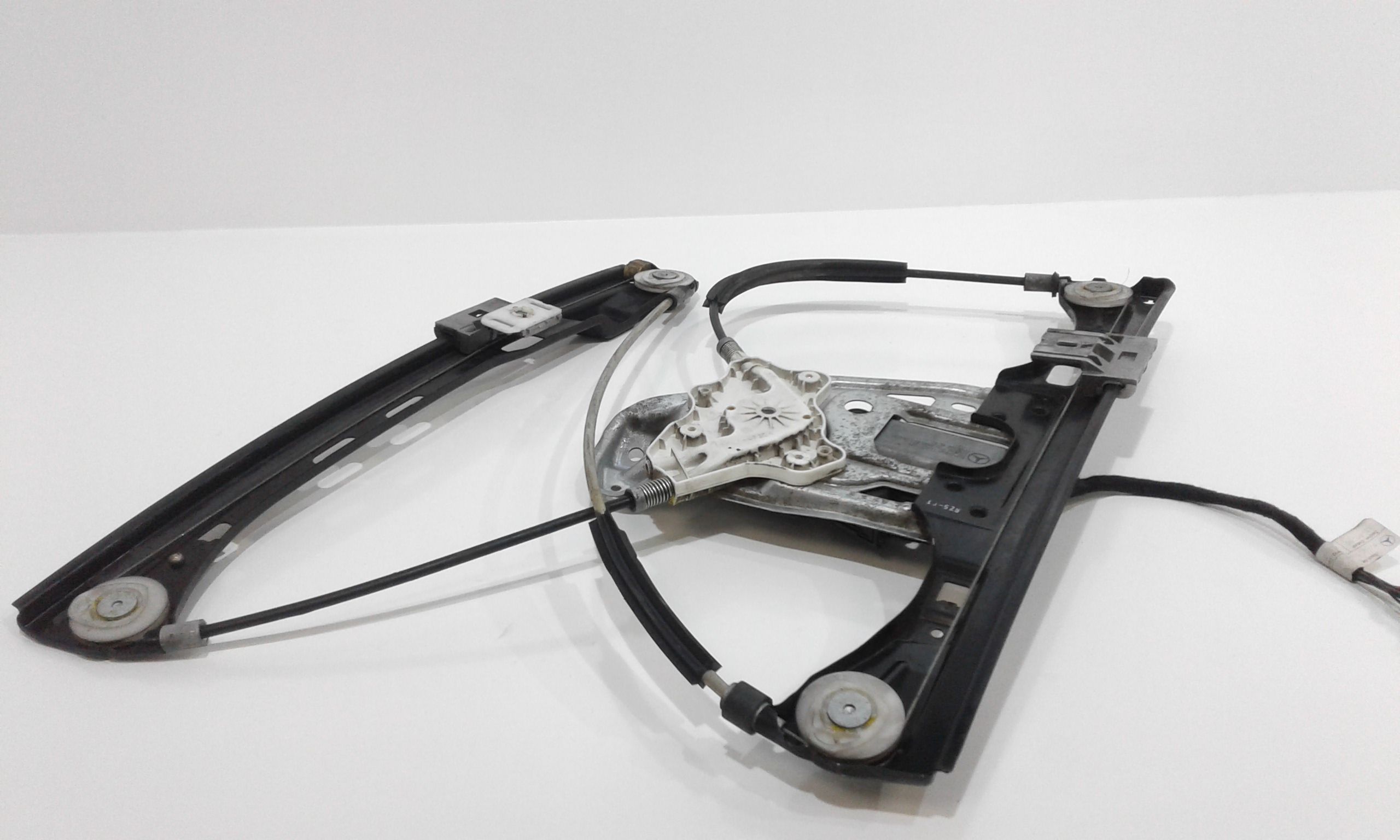 Cremagliera anteriore sinistra Guida MERCEDES Classe C Berlina W203