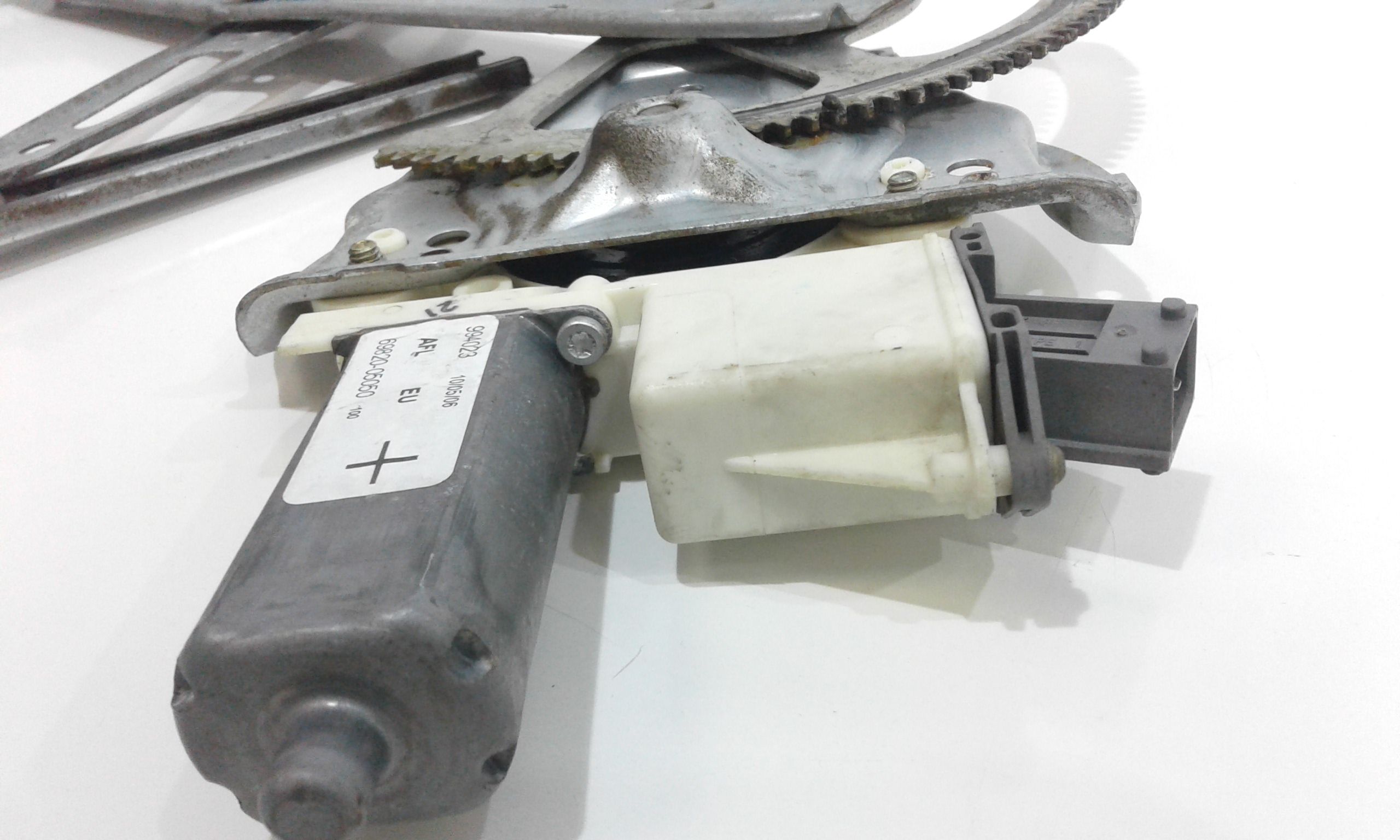 Cremagliera anteriore sinistra Guida TOYOTA Avensis Berlina 2 Serie