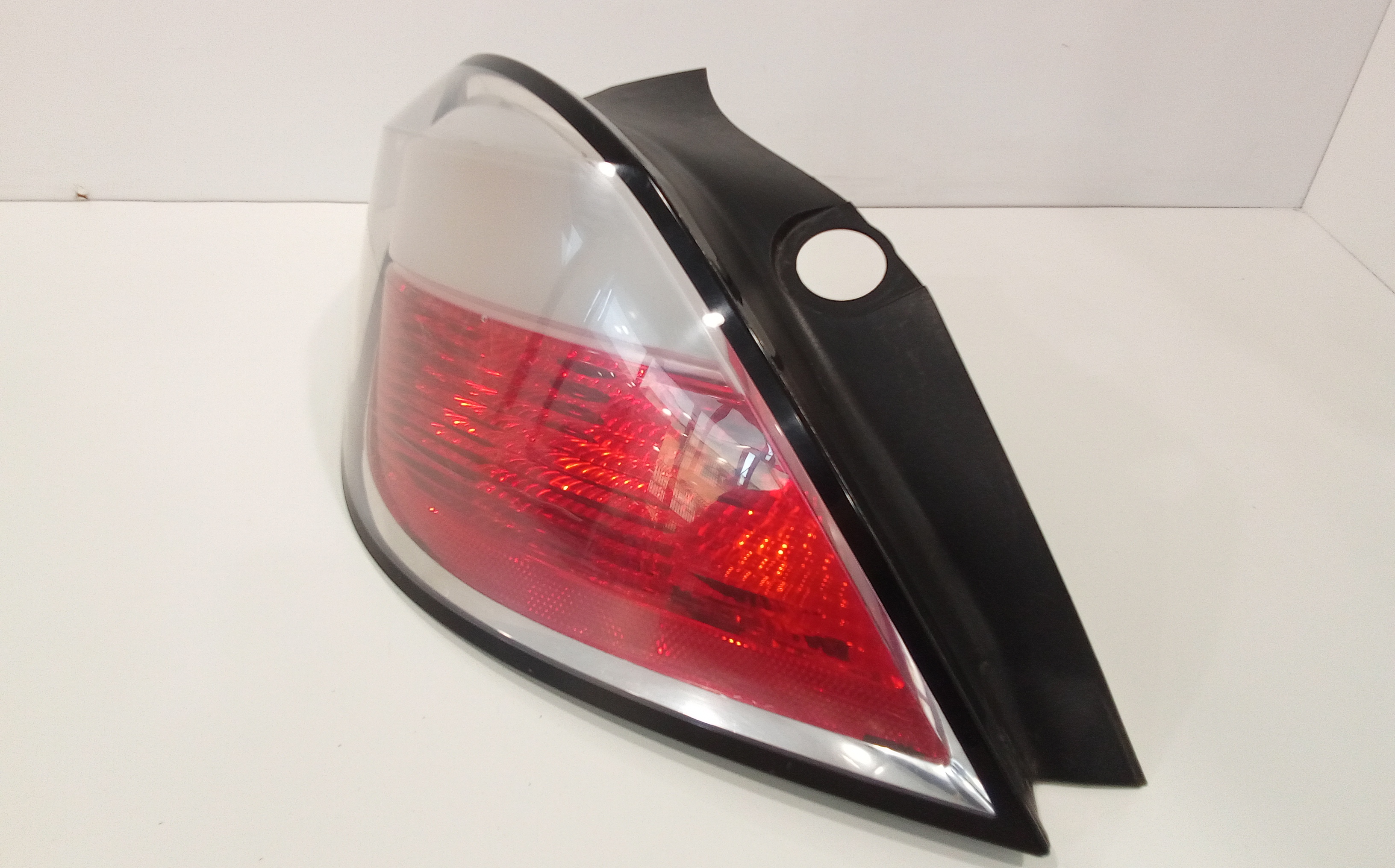 Stop fanale Posteriore sinistro lato Guida per Opel Astra H Berlina (2004 - 2007)