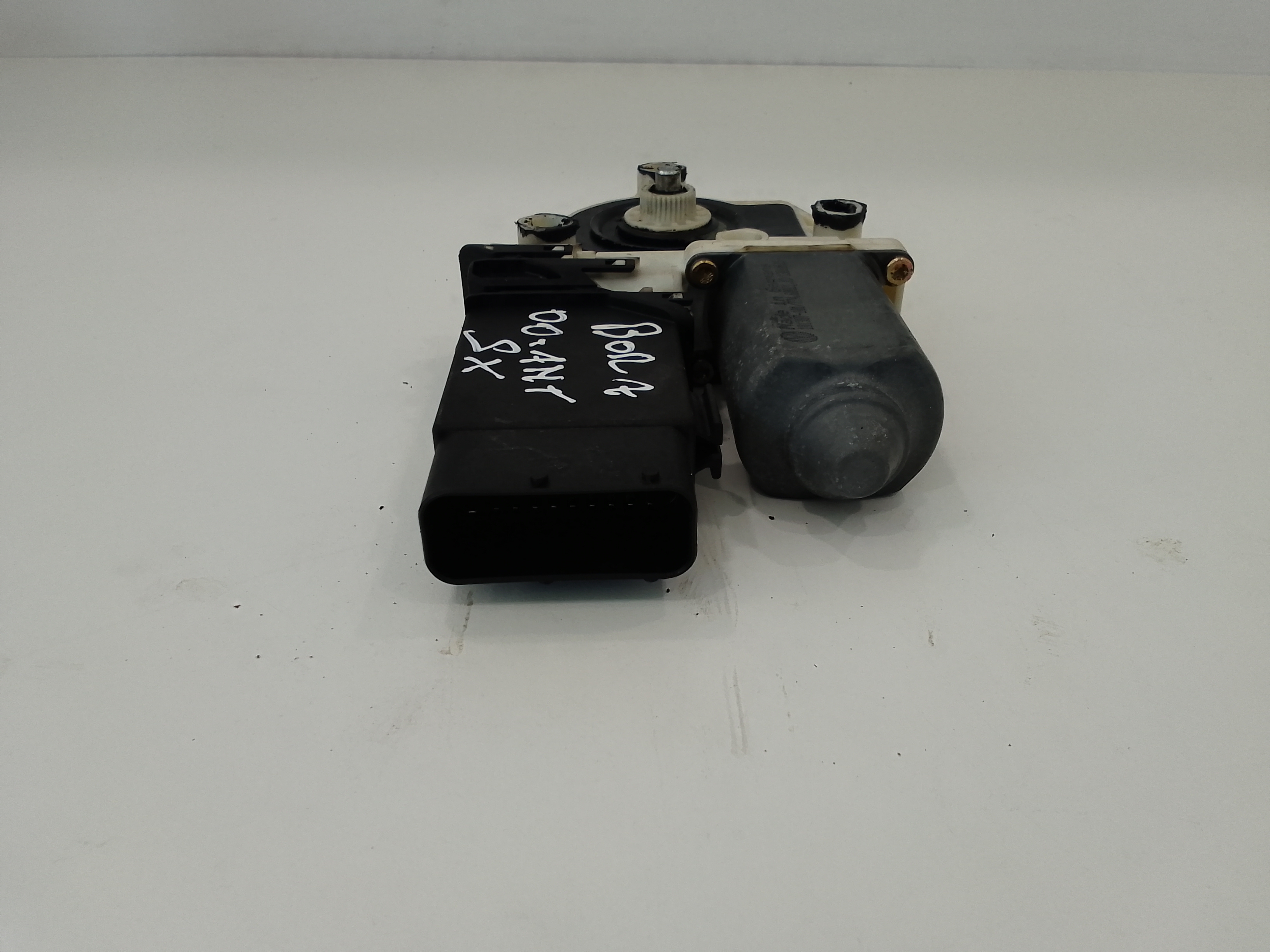 Motorino Alzavetro anteriore Sinistro per Volkswagen Bora Berlina (1998 - 2005)