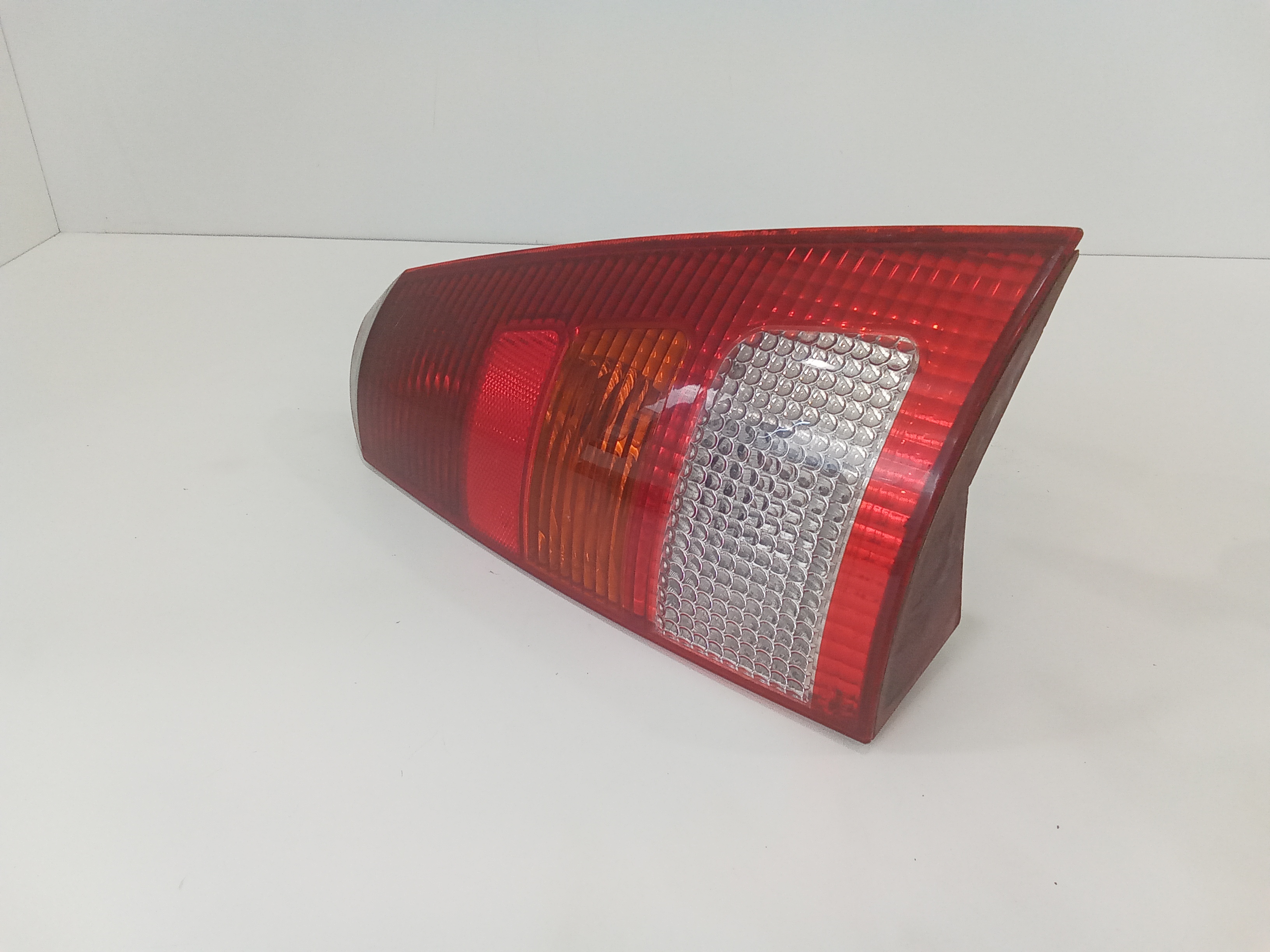 Stop fanale posteriore Destro Passeggero per Ford Focus S. Wagon 2 Serie (2001 - 2004)