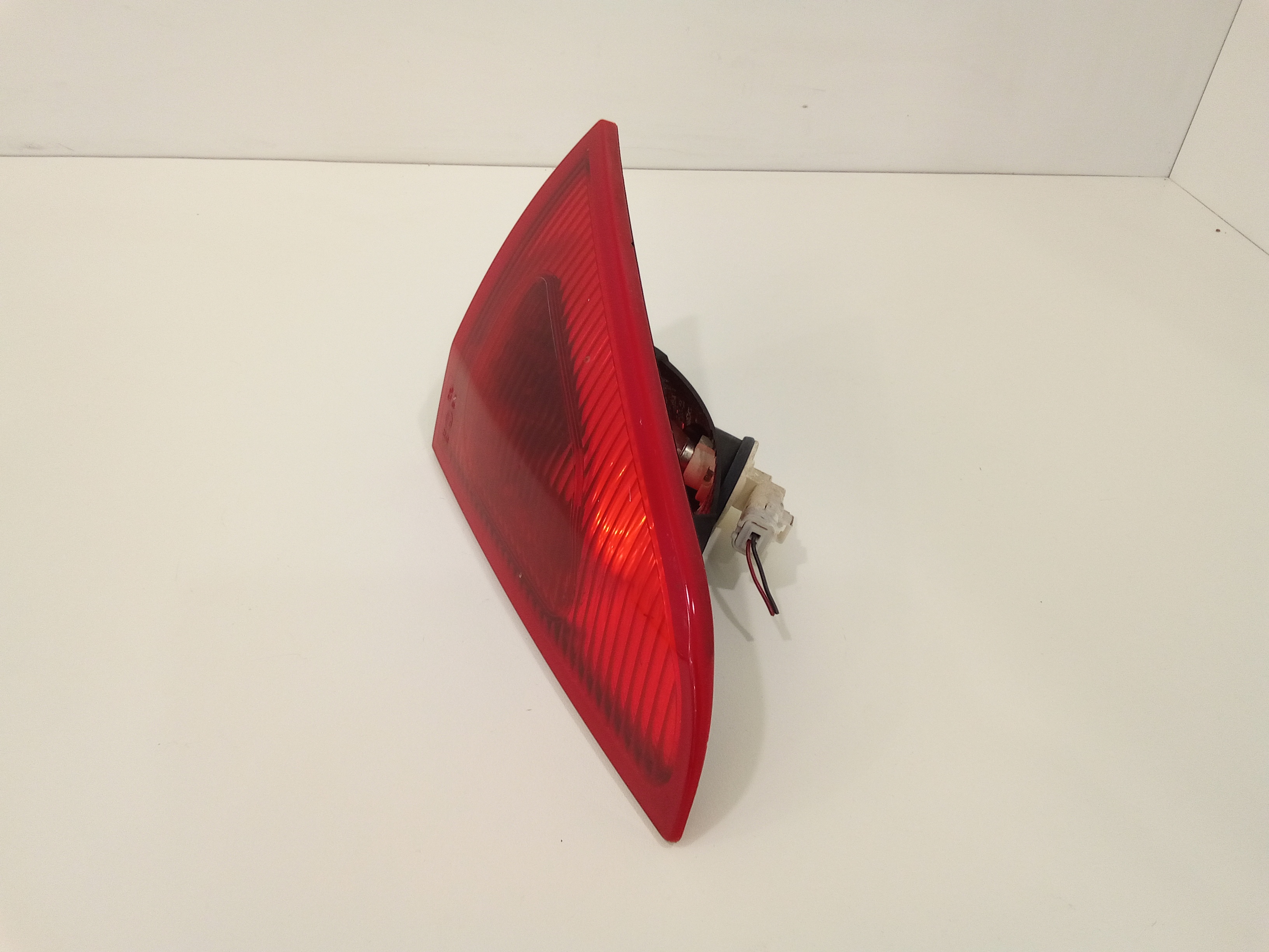 Stop Posteriore Sinistro Integrato nel Portello per Mitsubishi Colt Cz3 (05>08) (2005 - 2008)