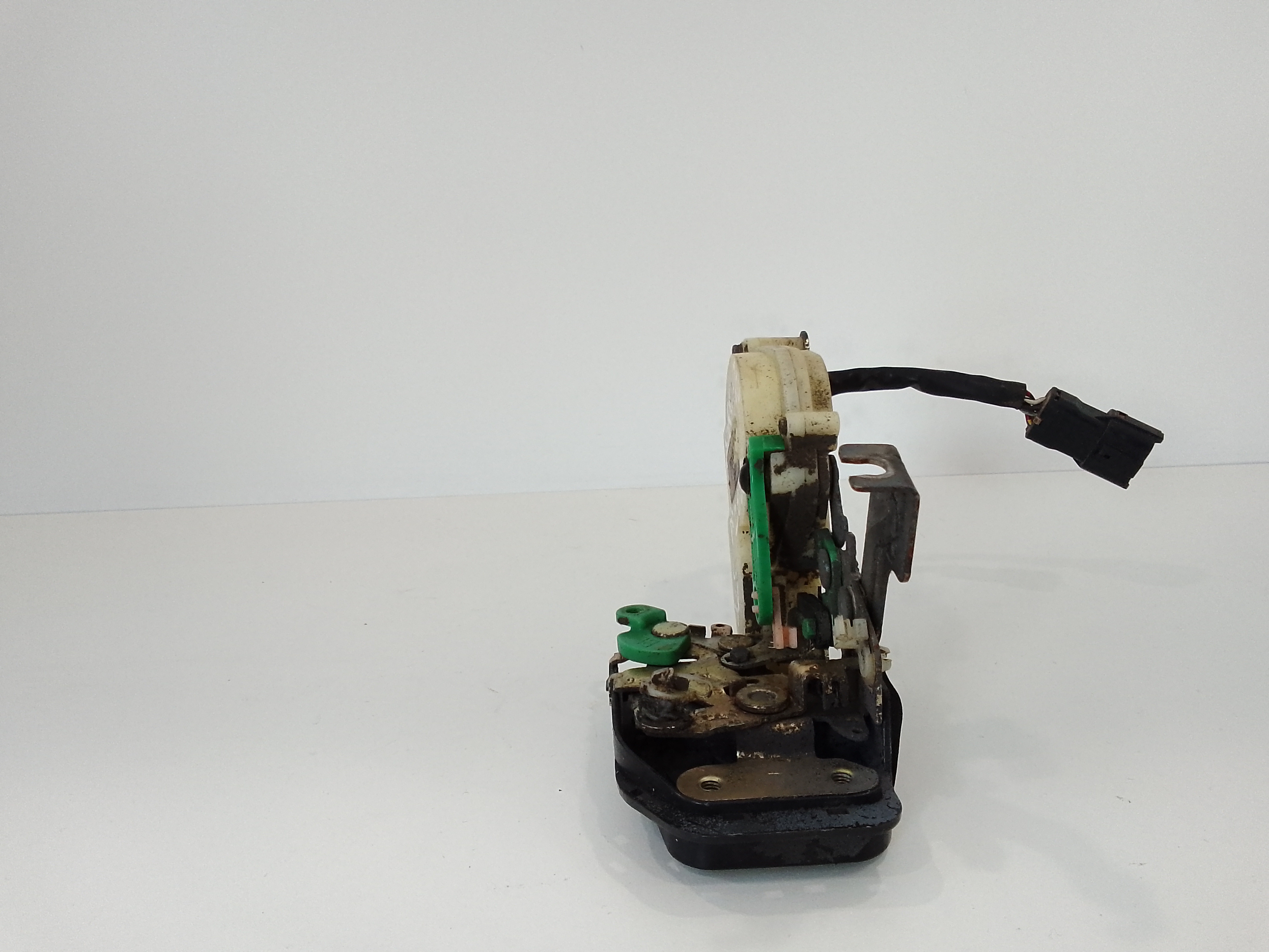 Serratura Anteriore Sinistra per Kia Sorento 1 Serie (2002 - 2006)