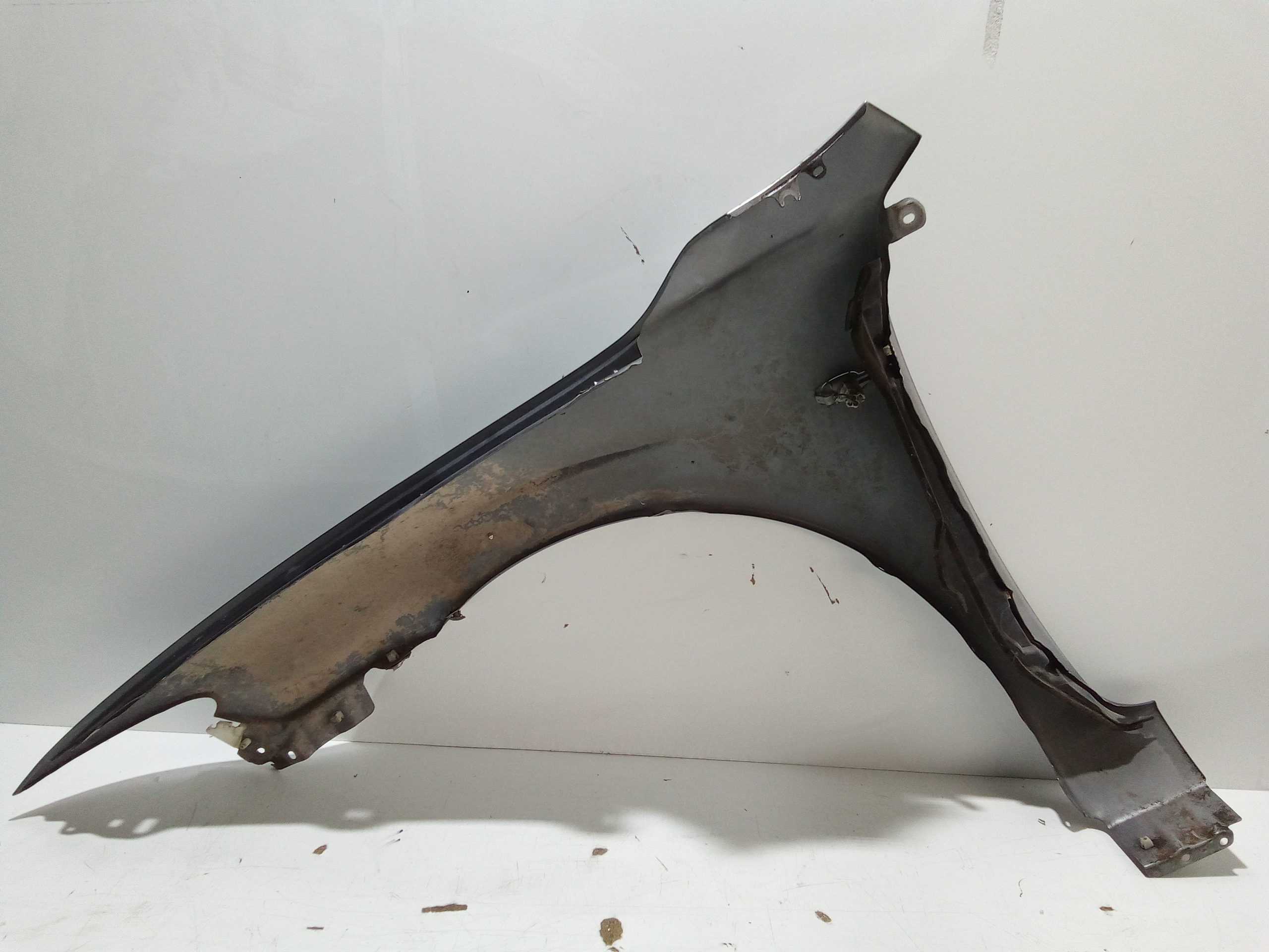 Parafango Anteriore Destro per Mazda 6 Berlina (2002 - 2008)