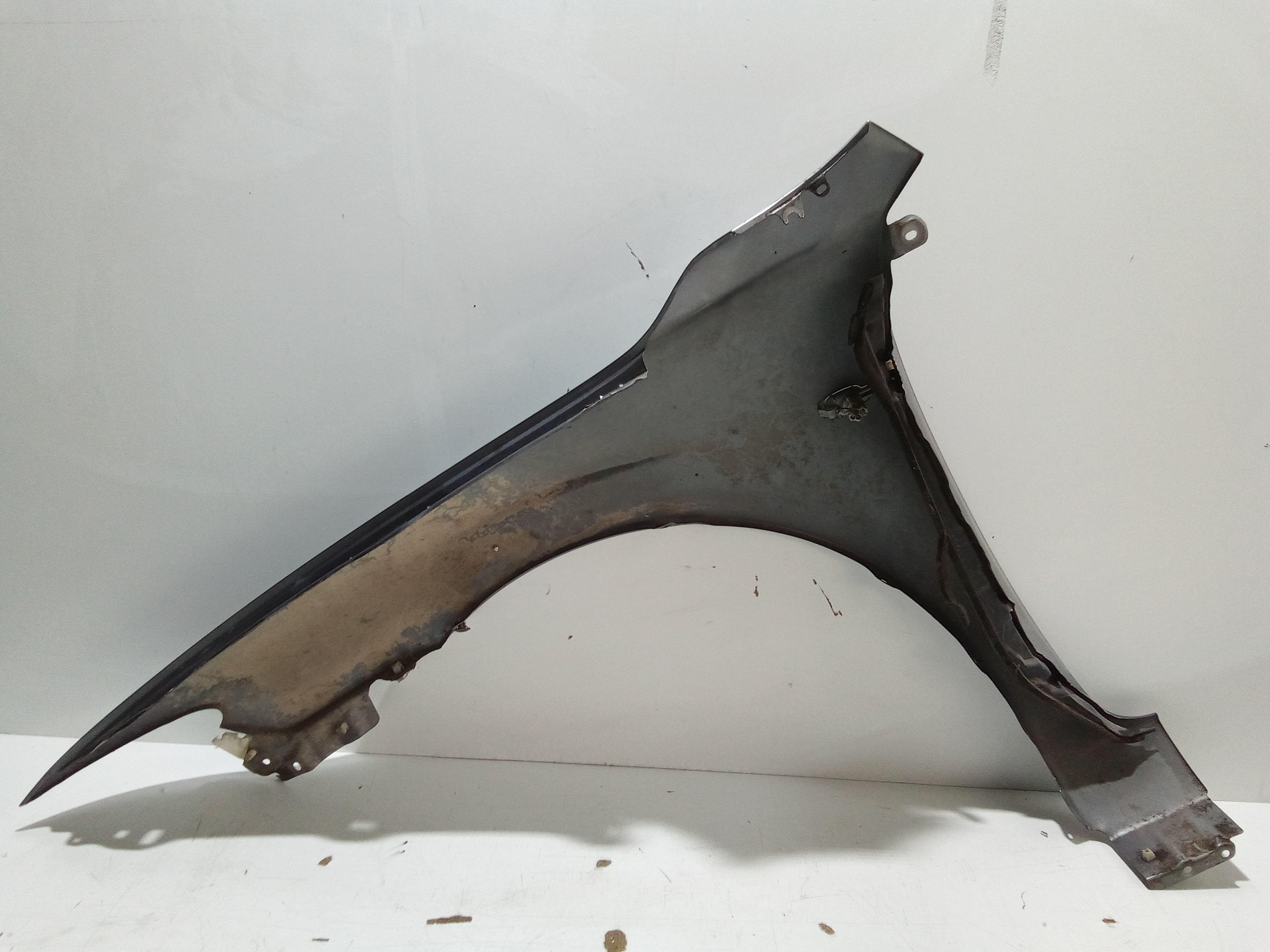 Parafango Anteriore Destro per Mazda 6 Berlina (2002 - 2008)