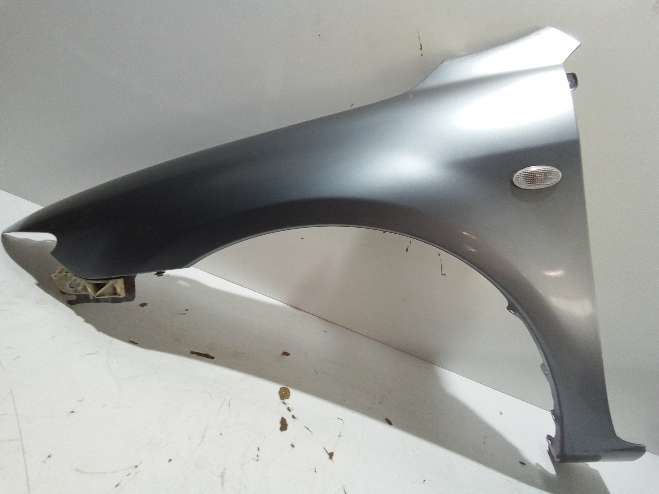 Parafango Anteriore Sinistro per Mazda 6 Berlina (2002 - 2008)