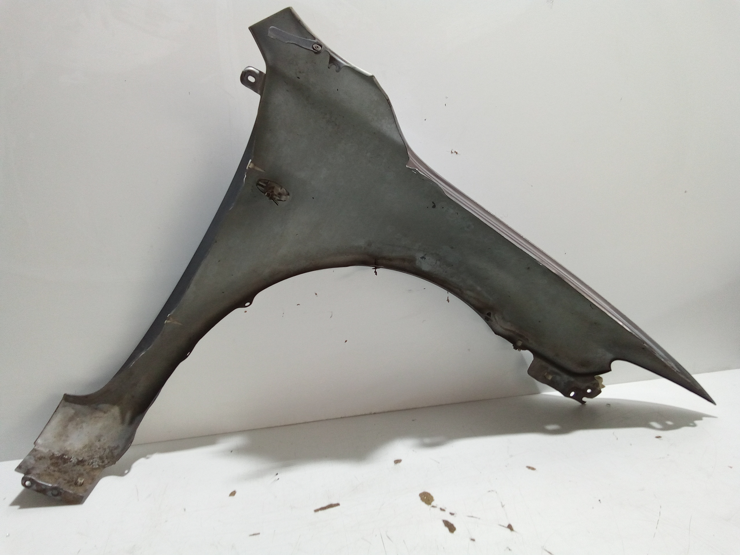 Parafango Anteriore Sinistro per Mazda 6 Berlina (2002 - 2008)